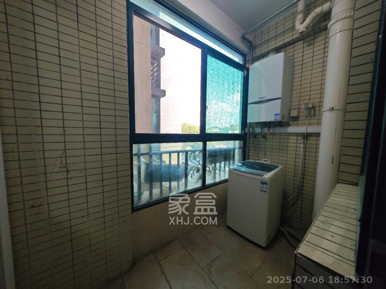恒大雅苑  3室2厅1卫   2300.00元/月室内图