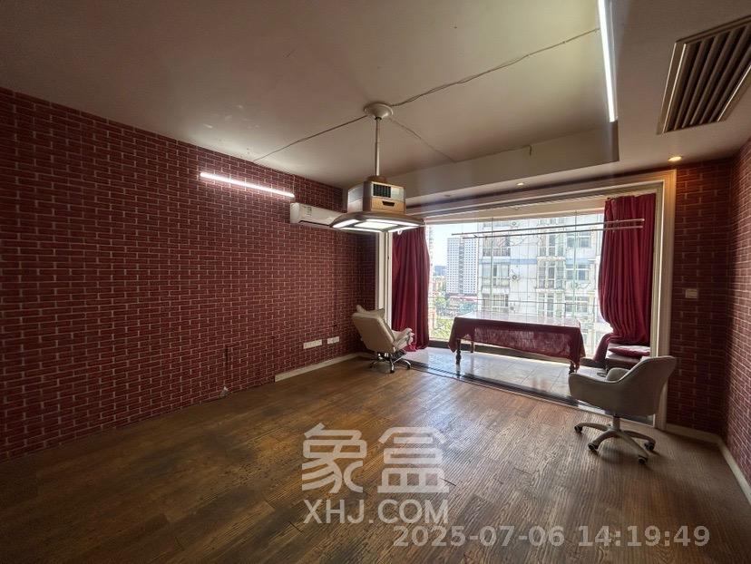 新世纪花苑  3室2厅2卫   3500.00元/月室内图