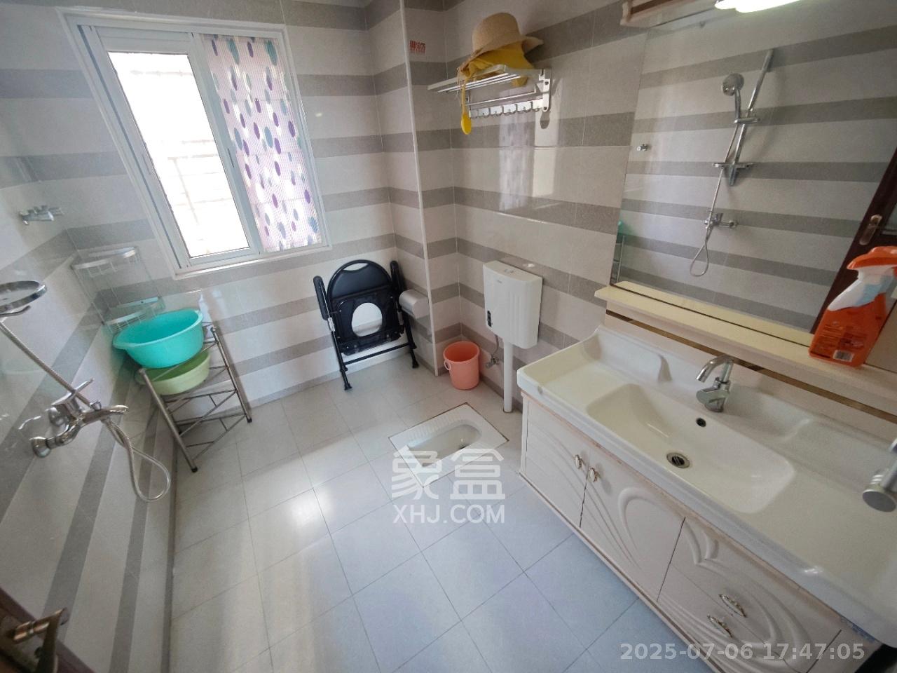 嘉顺苑 3室2厅2卫 2700.0元/月 嘉顺苑 3室2厅2卫 2700.0元/月室内图