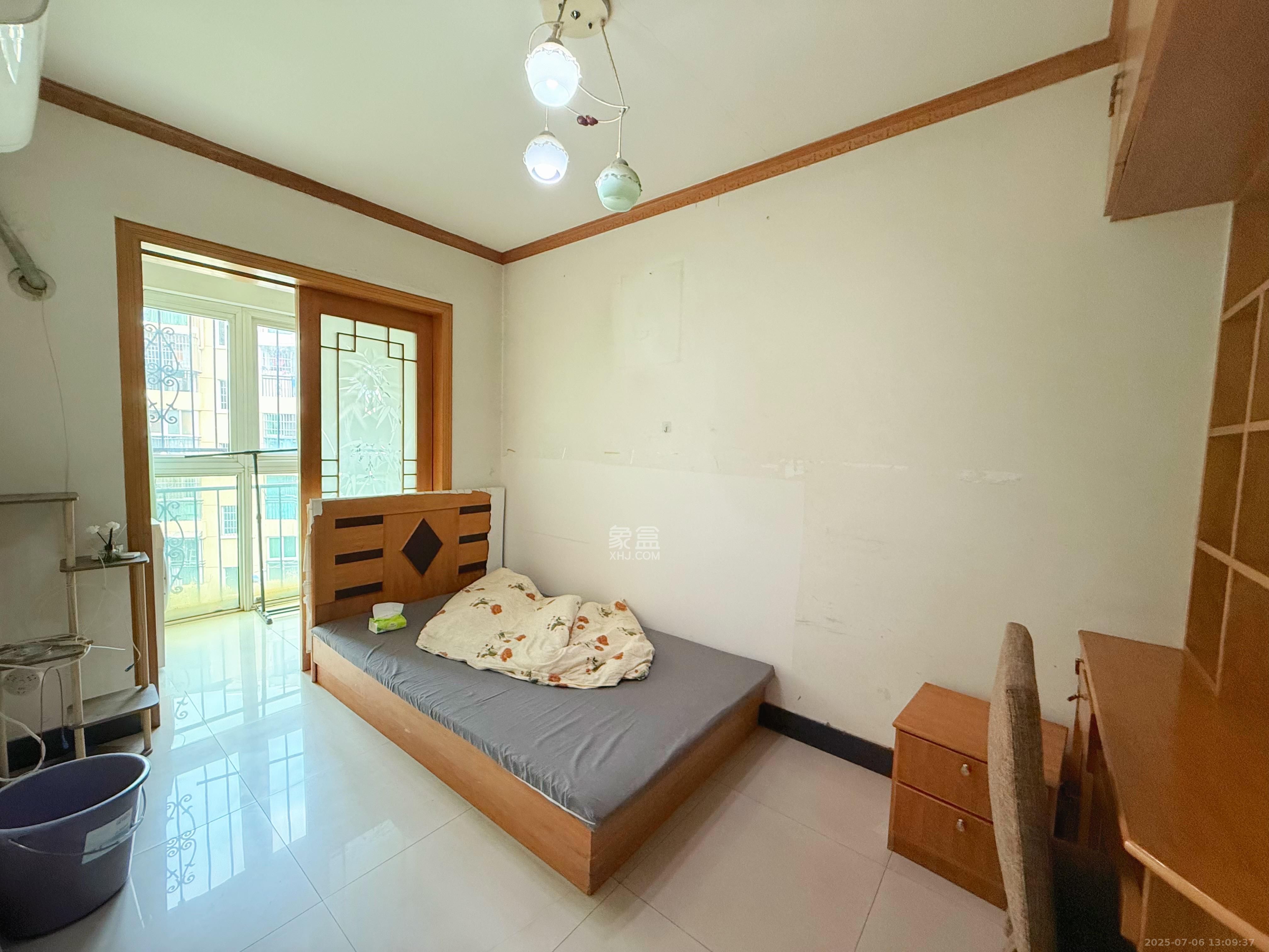 恩瑞麓山名园（龙王港小区）  3室2厅1卫    2400.0元/月室内图