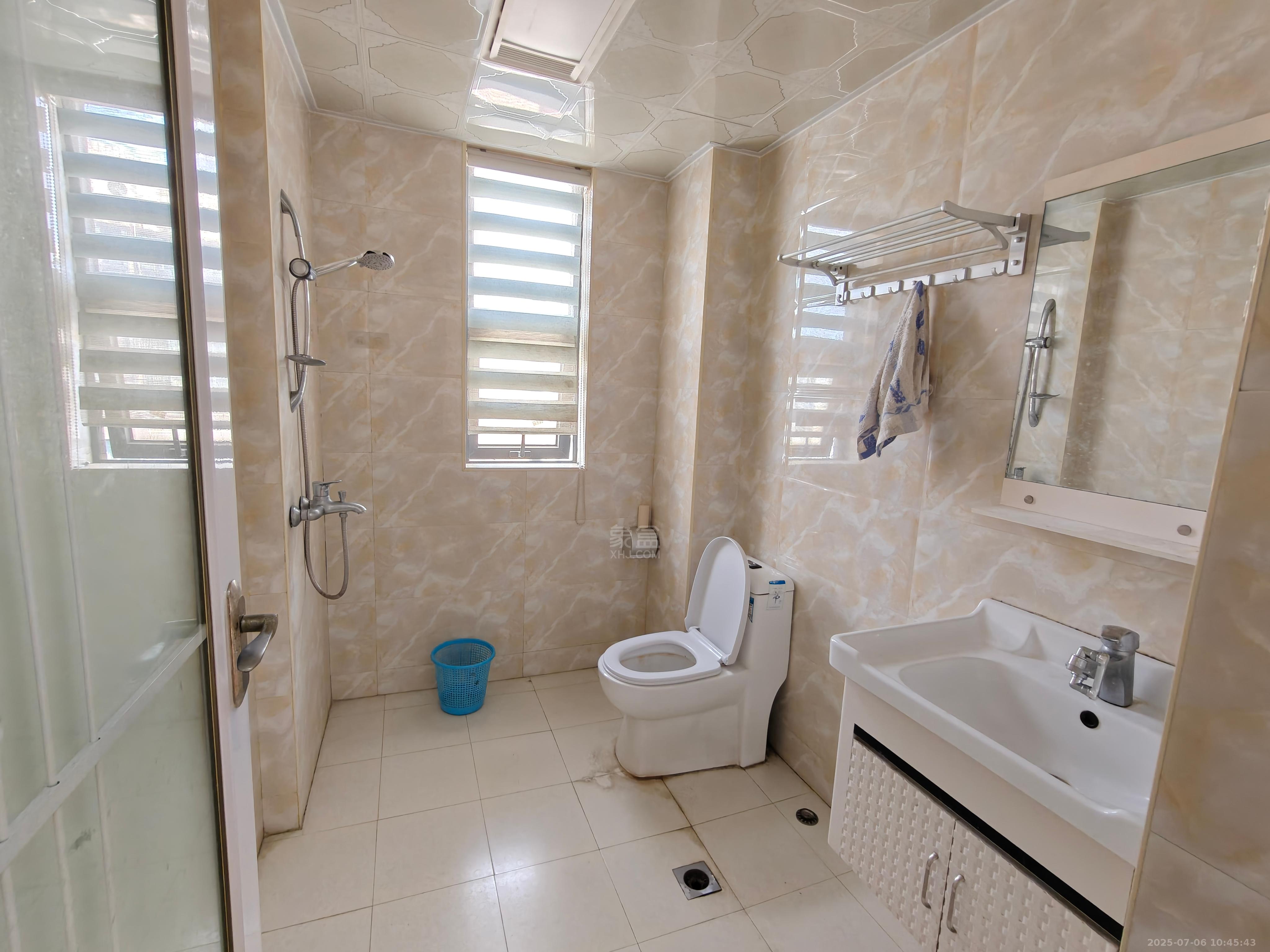 美的城一期 3室2厅2卫 1800.0元/月 美的城一期 3室2厅2卫 1800.0元/月室内图