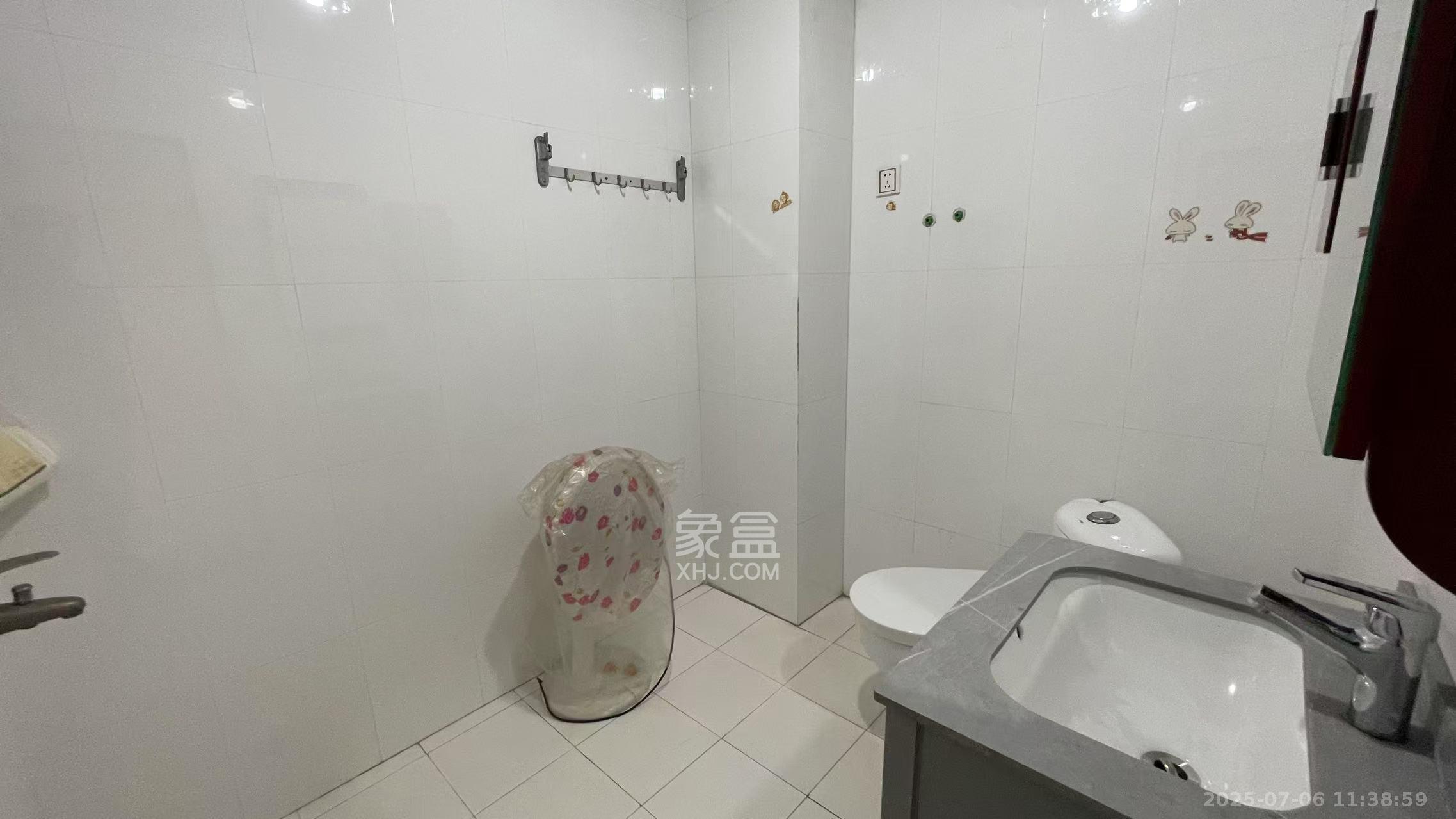 芙蓉苑  3室2厅1卫   2600.00元/月室内图