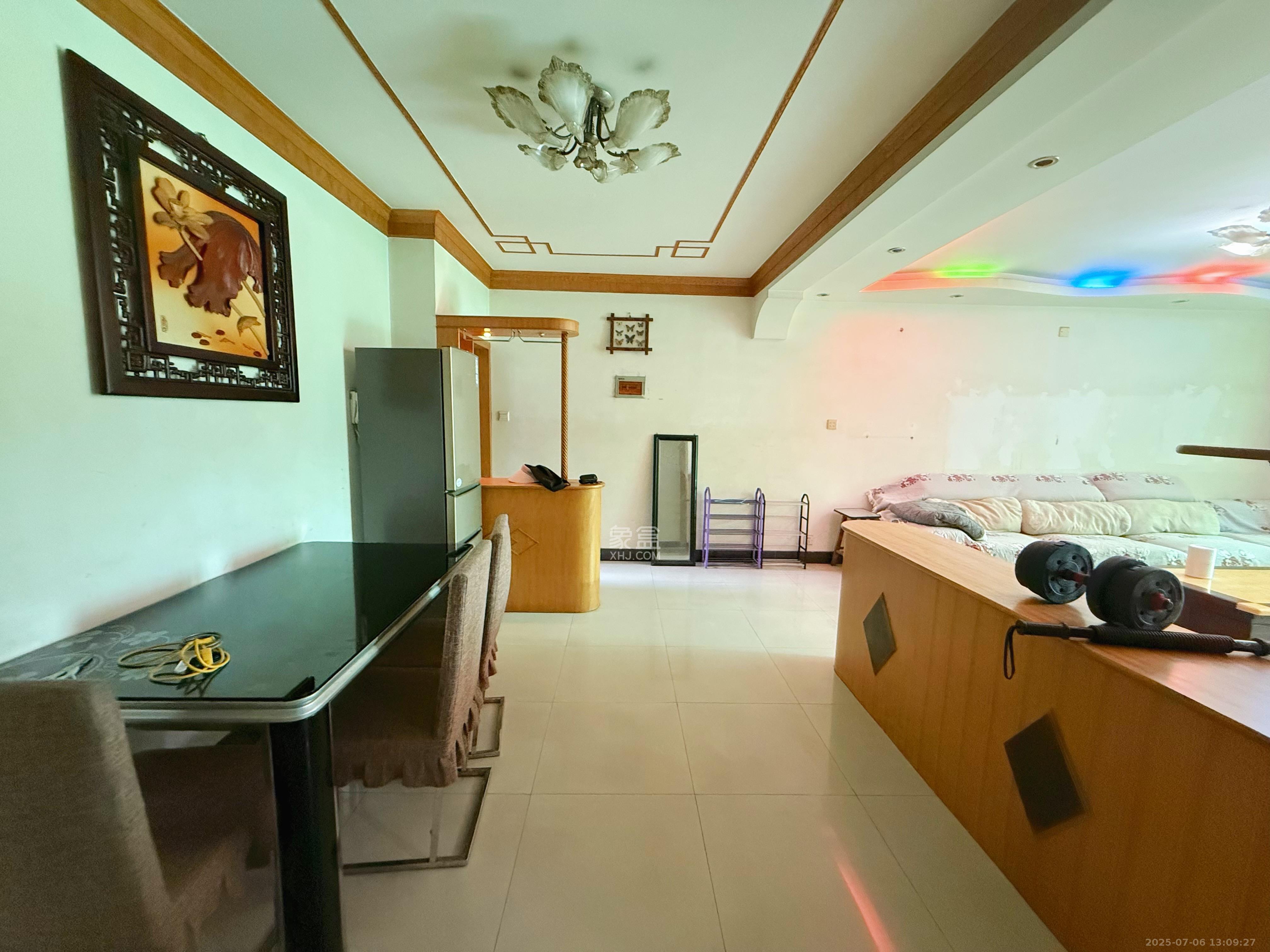 恩瑞麓山名园（龙王港小区）  3室2厅1卫    2400.0元/月室内图