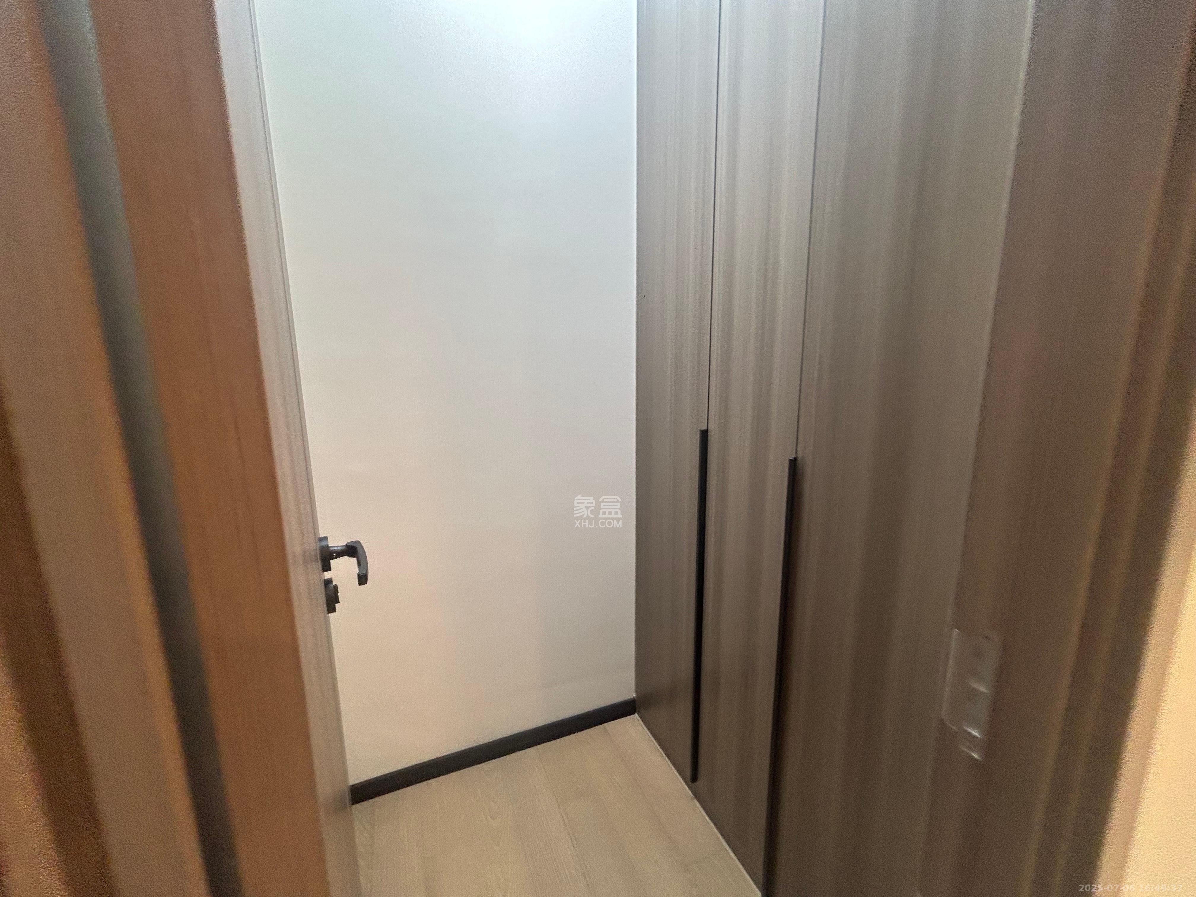 中海阅溪府  3室2厅2卫    2800.0元/月室内图