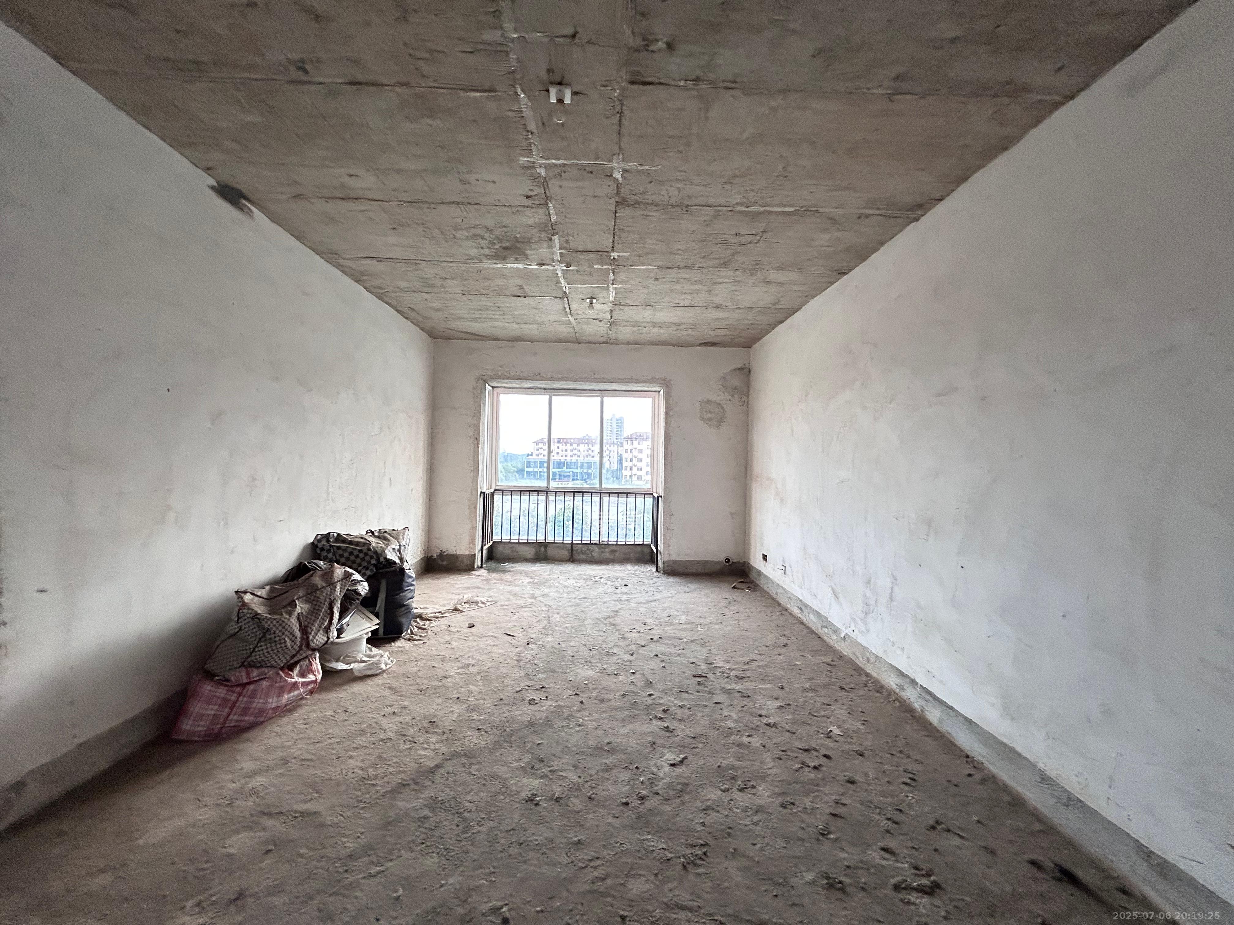 金鹰机电大市场 4室2厅2卫 1500.0元/月 金鹰机电大市场 4室2厅2卫 1500.0元/月室内图