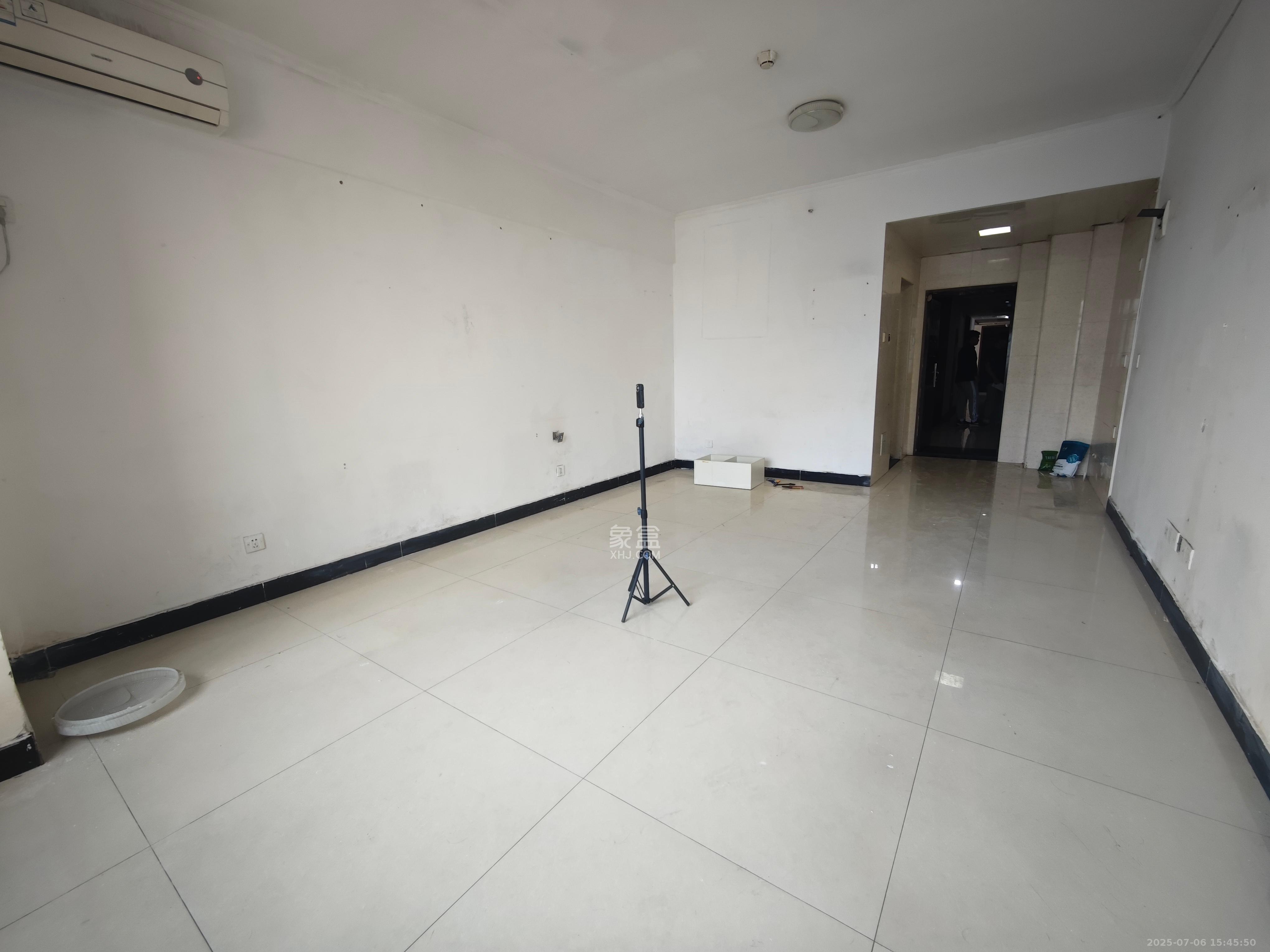 越界(天佑国际大厦) 1室1厅1卫 1800.0元/月 越界(天佑国际大厦) 1室1厅1卫 1800.0元/月室内图