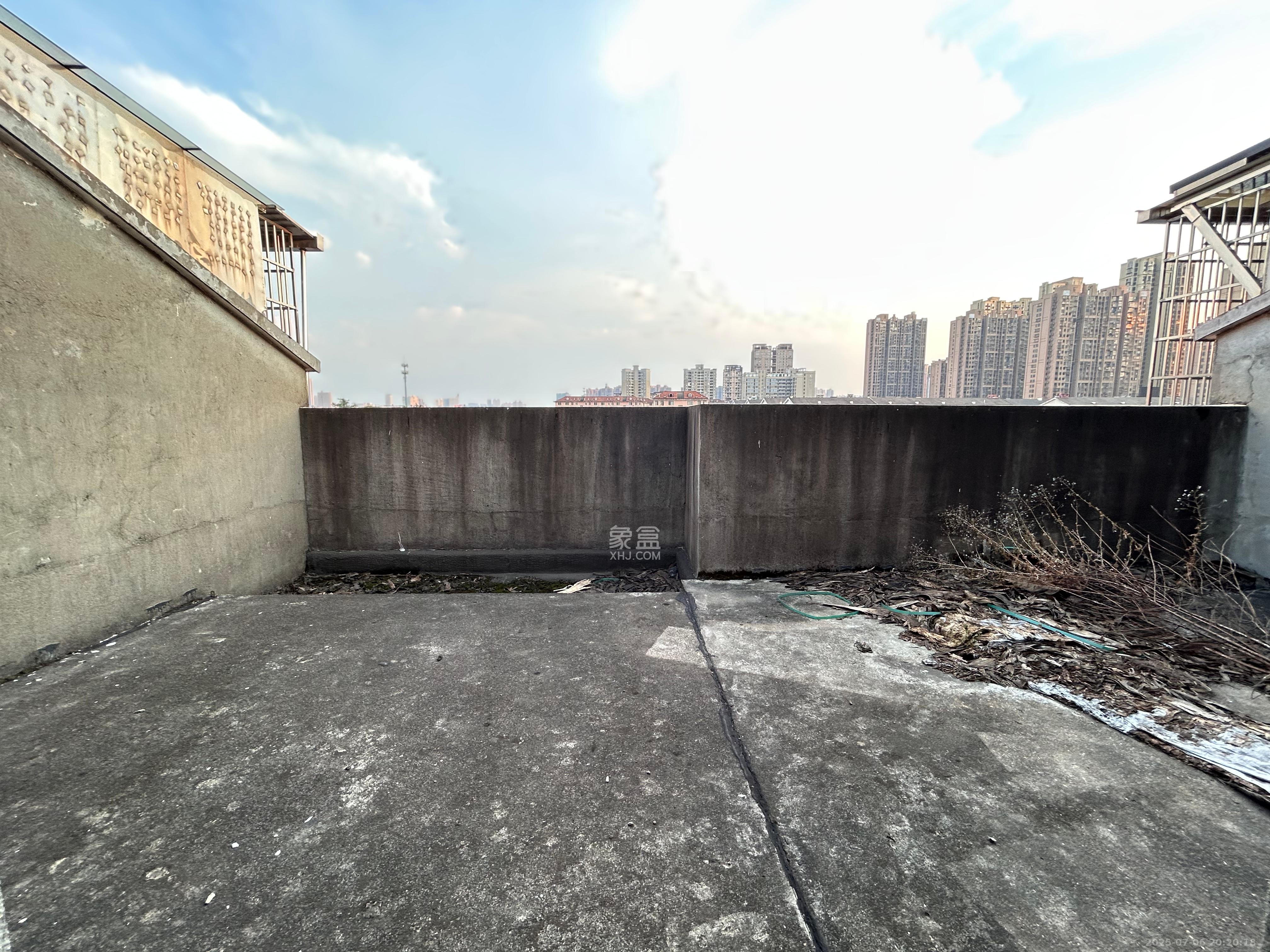 金鹰机电大市场 4室2厅2卫 1500.0元/月 金鹰机电大市场 4室2厅2卫 1500.0元/月室内图