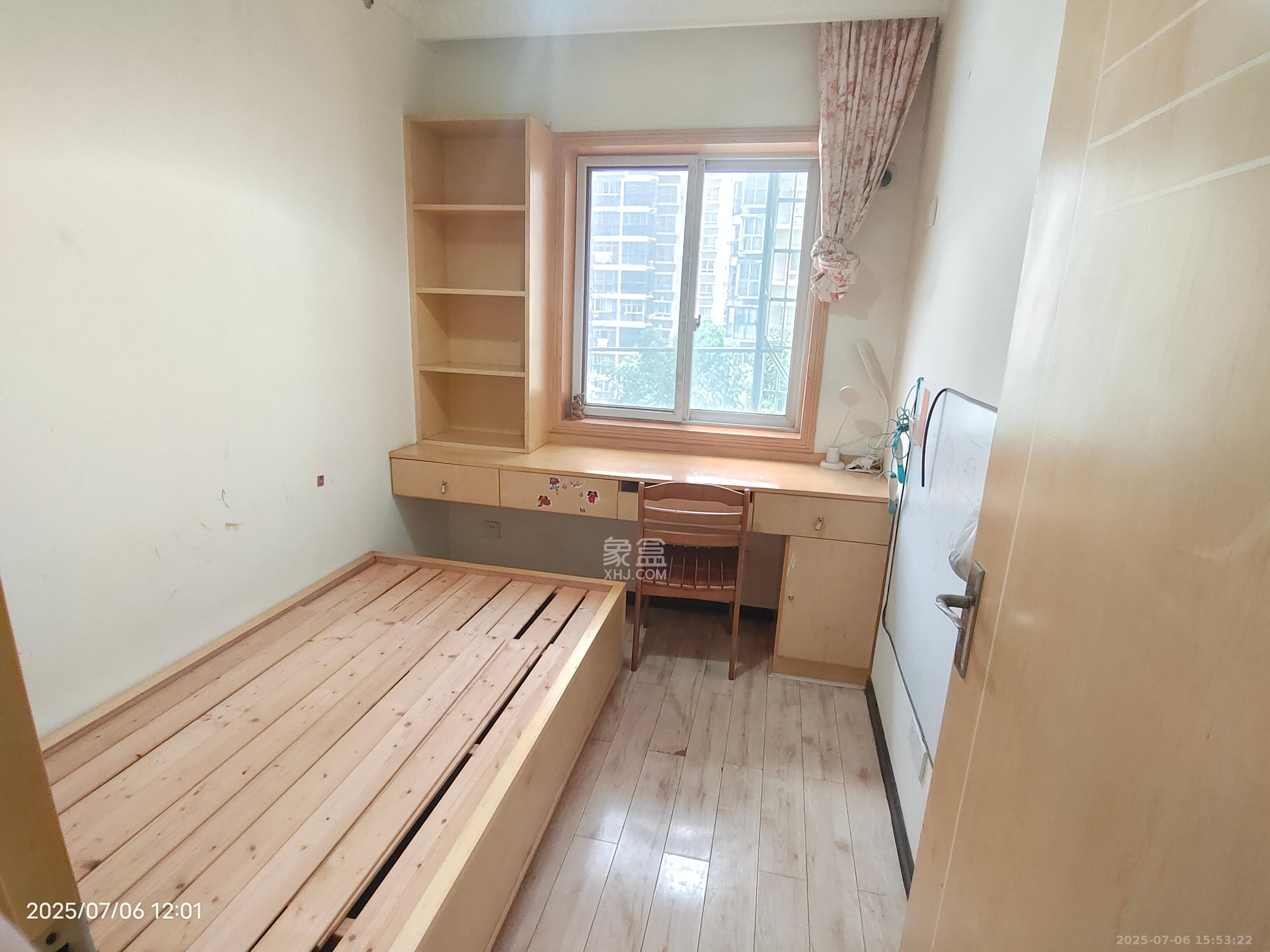星典时代  3室1厅1卫   2300.00元/月室内图