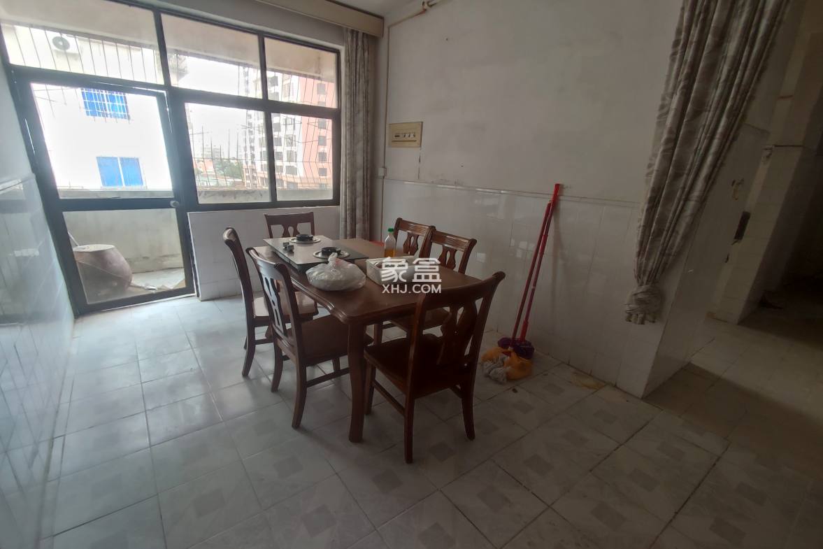 龙华区人民法院宿舍 3室2厅1卫 2200.0元/月 龙华区人民法院宿舍 3室2厅1卫 2200.0元/月室内图