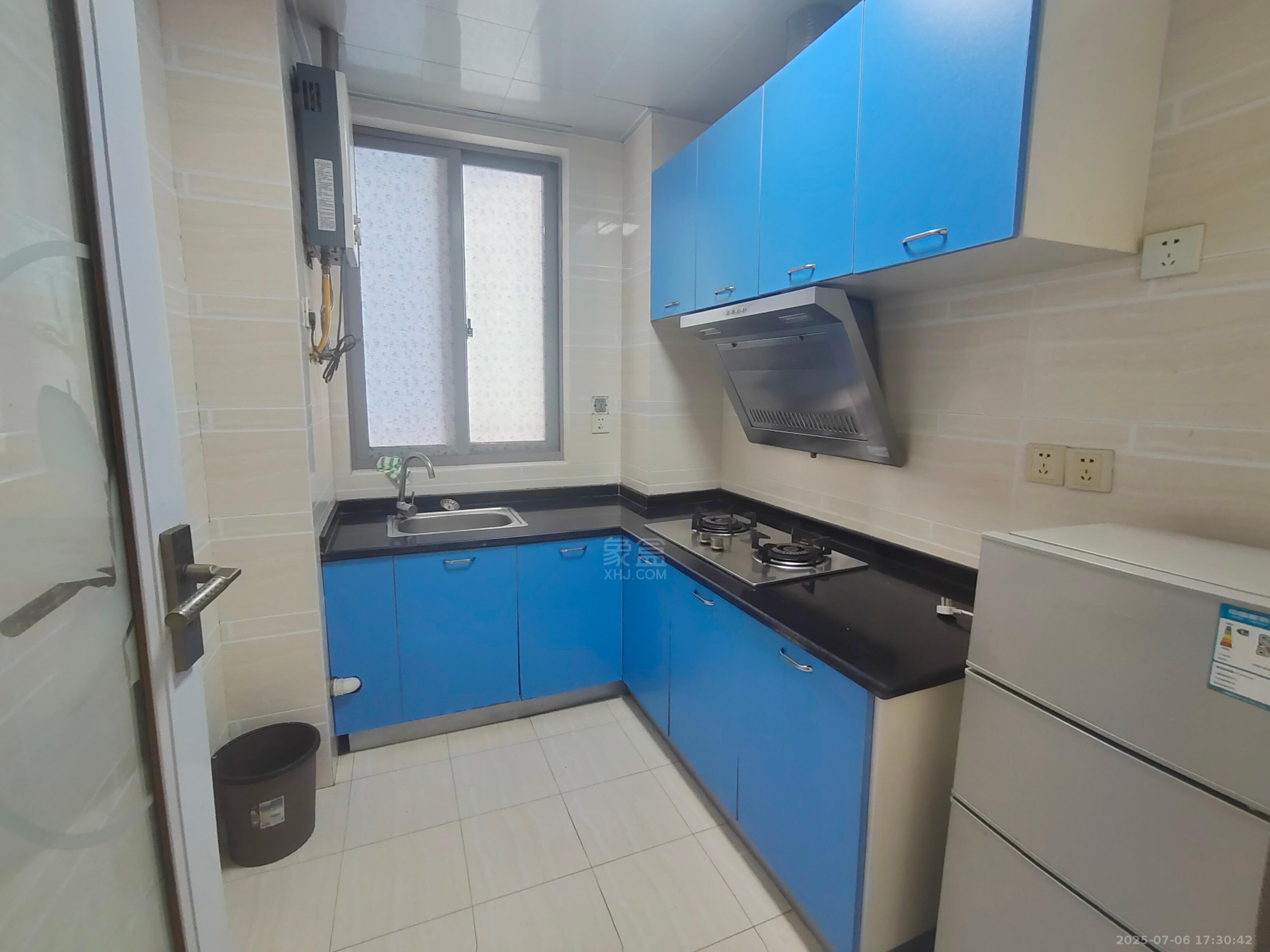 文化园三期 1室1厅1卫 1100.0元/月 文化园三期 1室1厅1卫 1100.0元/月室内图