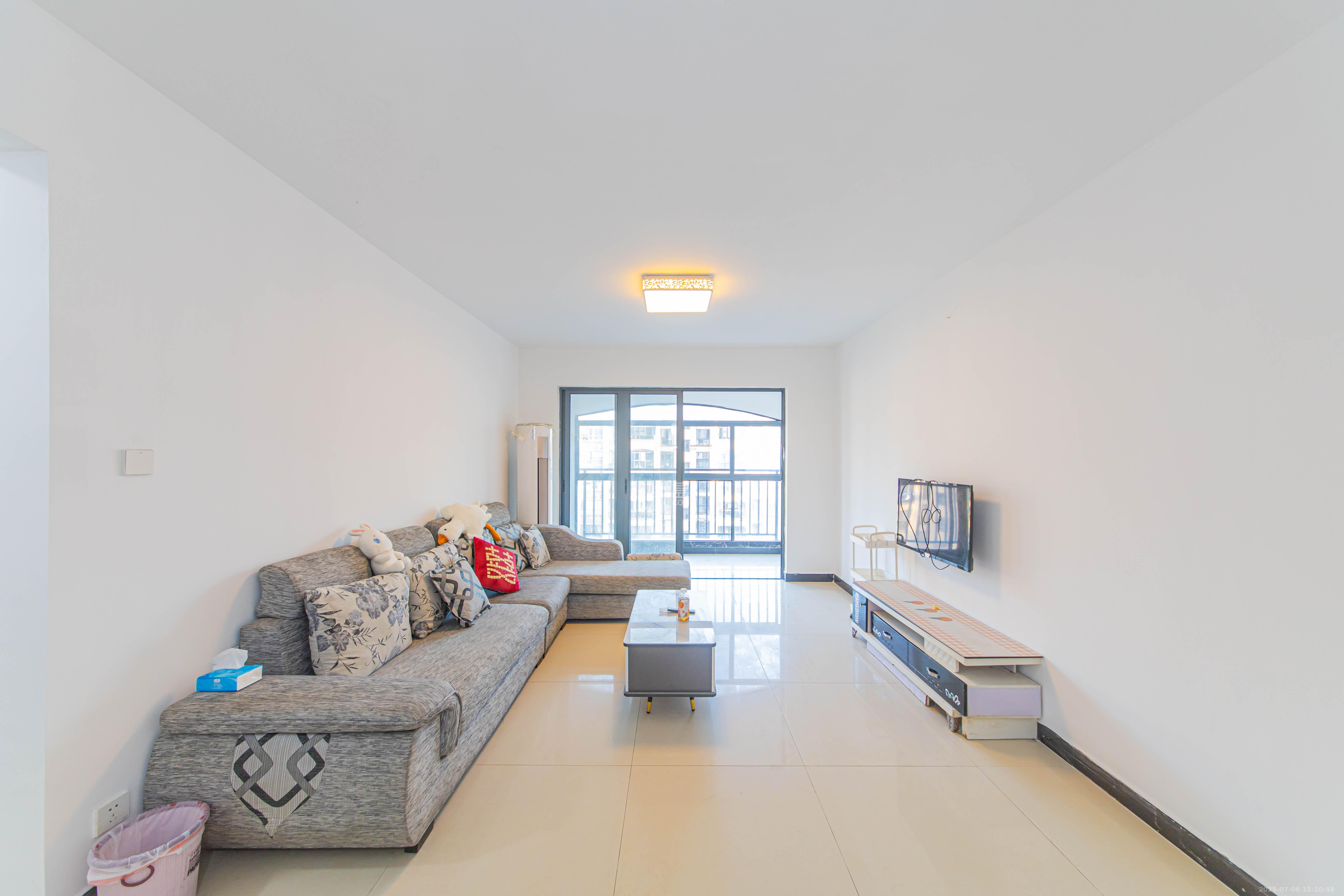 中建芙蓉嘉苑 3室2厅1卫 95.0万 中建芙蓉嘉苑 3室2厅1卫 95.0万客厅