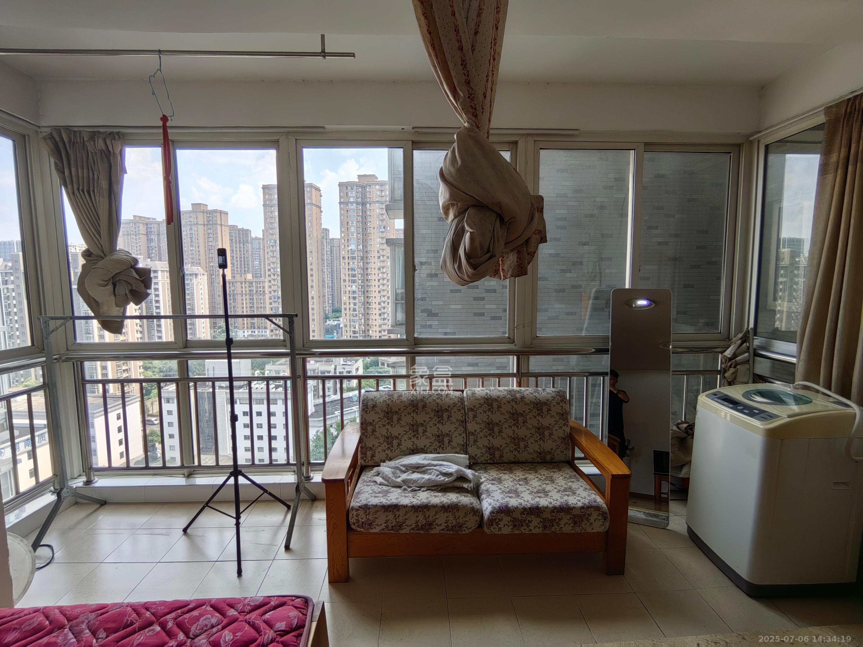 新芙蓉之都 1室1厅1卫 1600.0元/月 新芙蓉之都 1室1厅1卫 1600.0元/月室内图