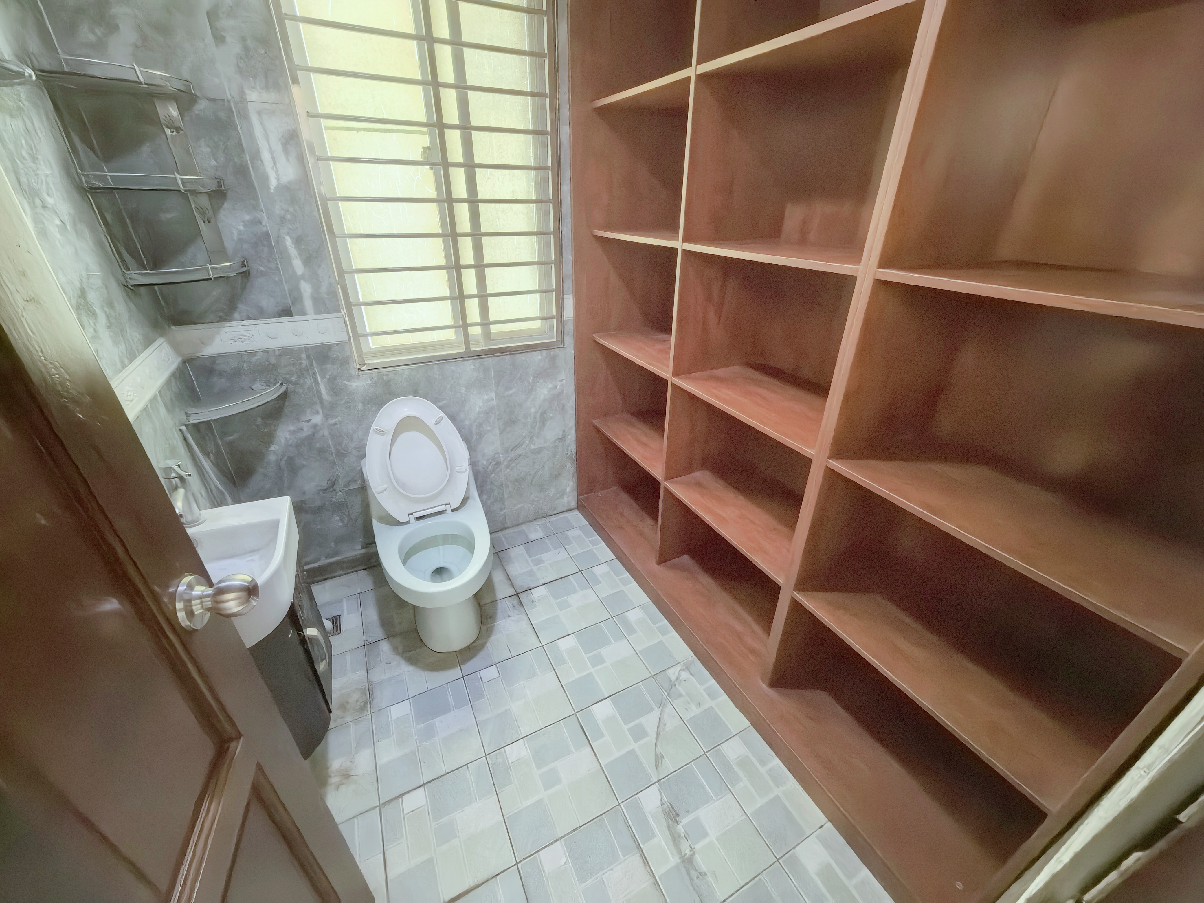 中盐大厦 3室2厅2卫 125.0万 中盐大厦 3室2厅2卫 125.0万室内图