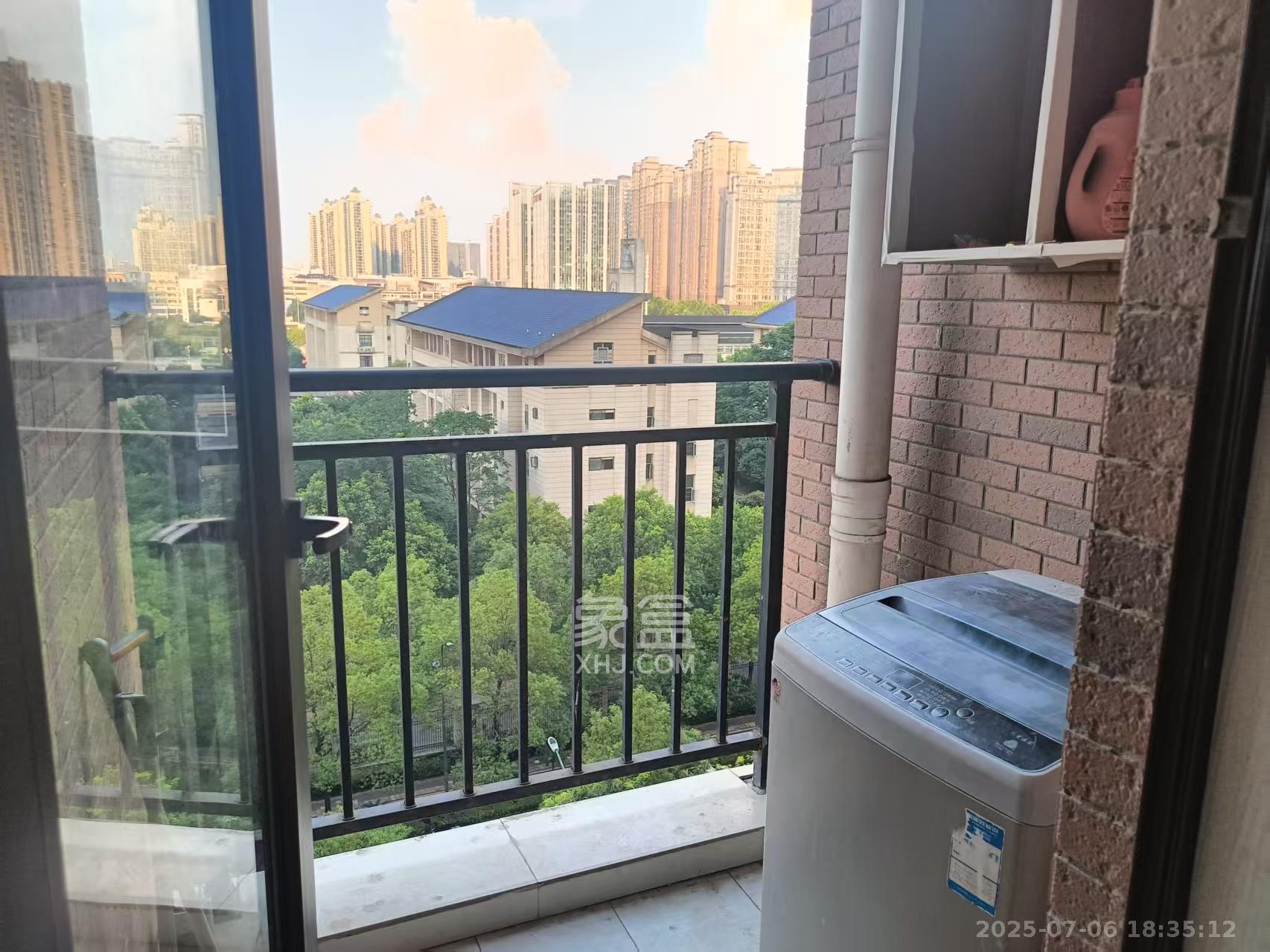 水岸世景  1室1厅1卫   1000.00元/月室内图