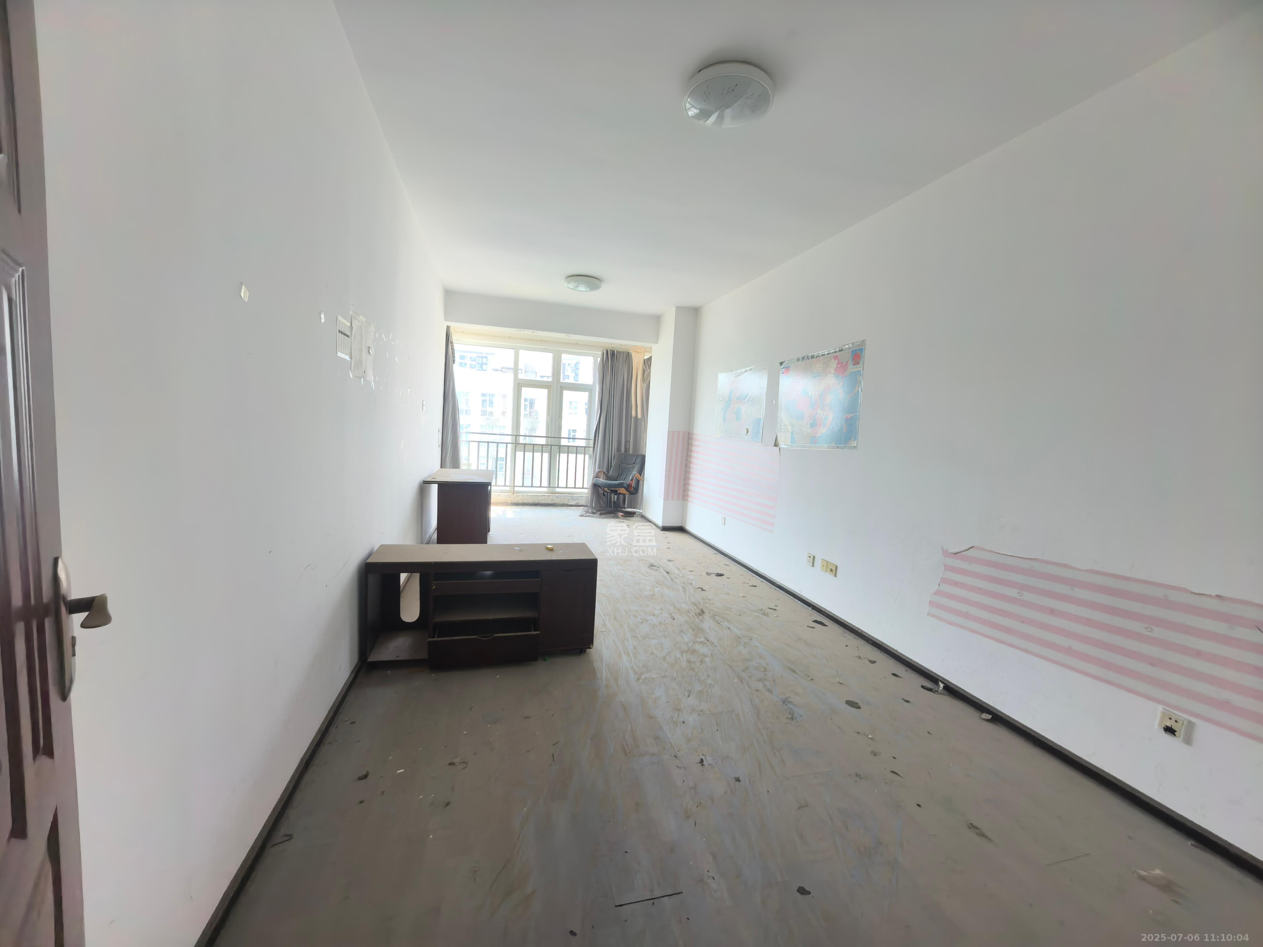 长沙市国土局宿舍（泰来居）  4室2厅2卫    4500.0元/月室内图