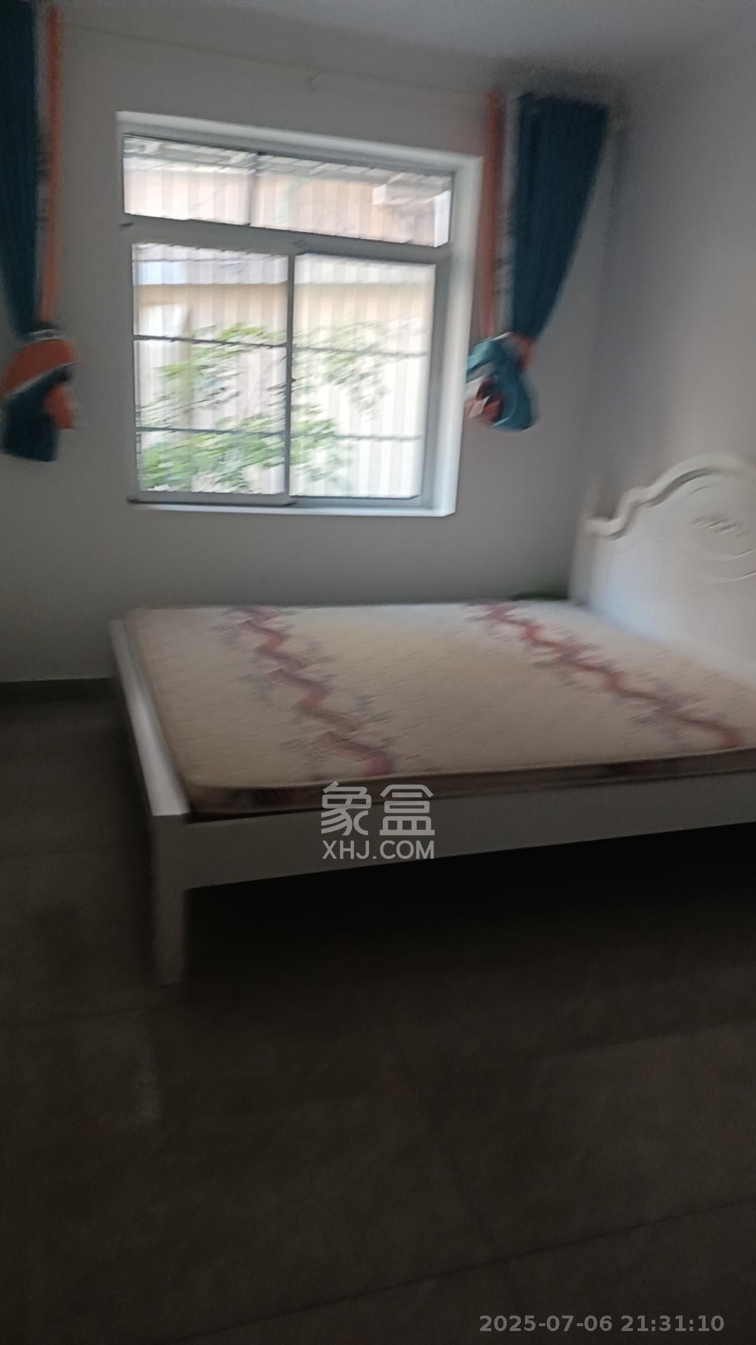 东塘瑞府  1室1厅1卫   3200.00元/月