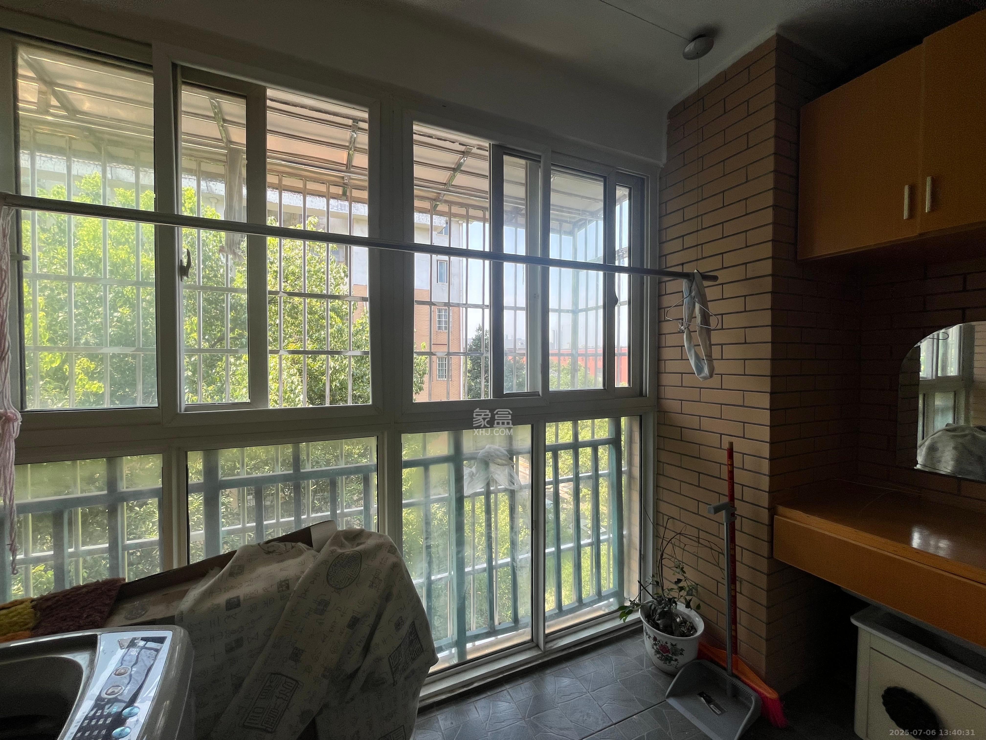 东岸锦城(东方人家)  3室1厅1卫   1700.00元/月室内图