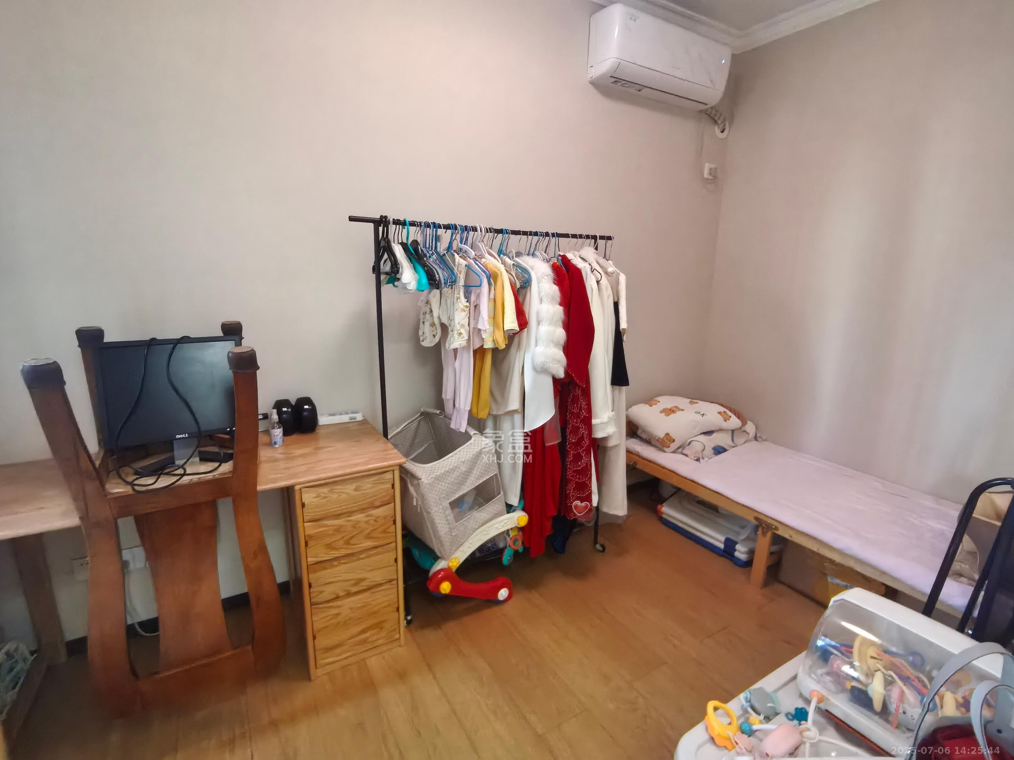 韭菜园嘉苑  3室2厅2卫   5100.00元/月室内图
