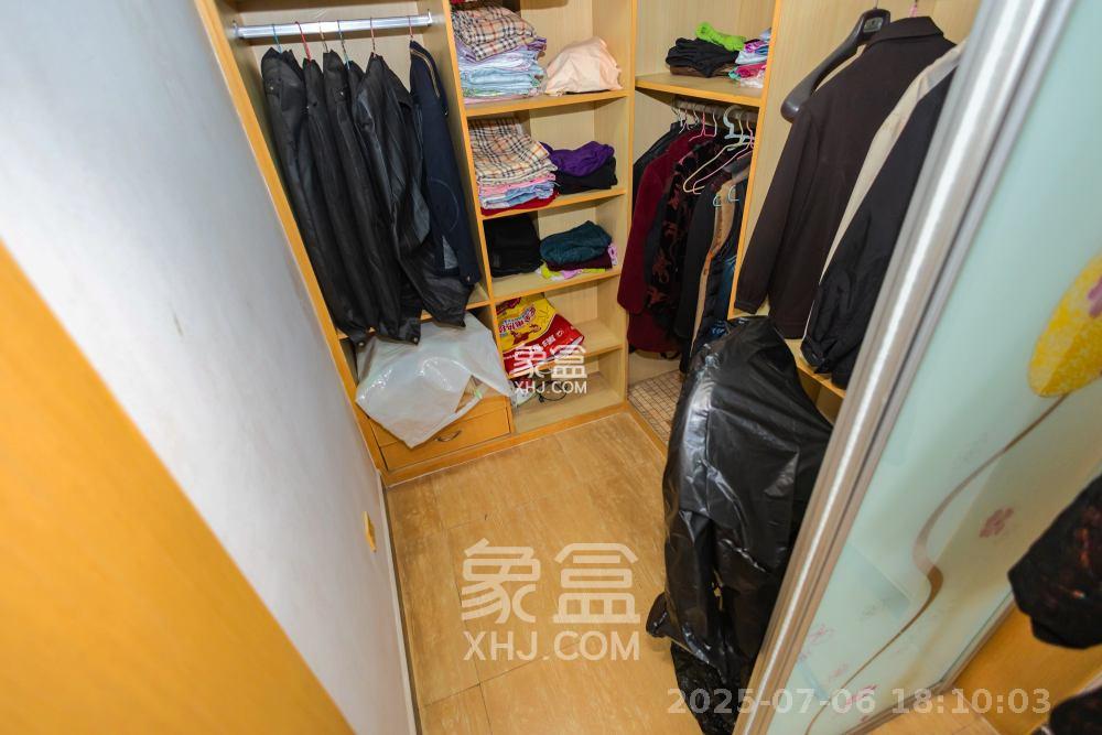 荣鑫家园  3室2厅2卫   1600.00元/月室内图