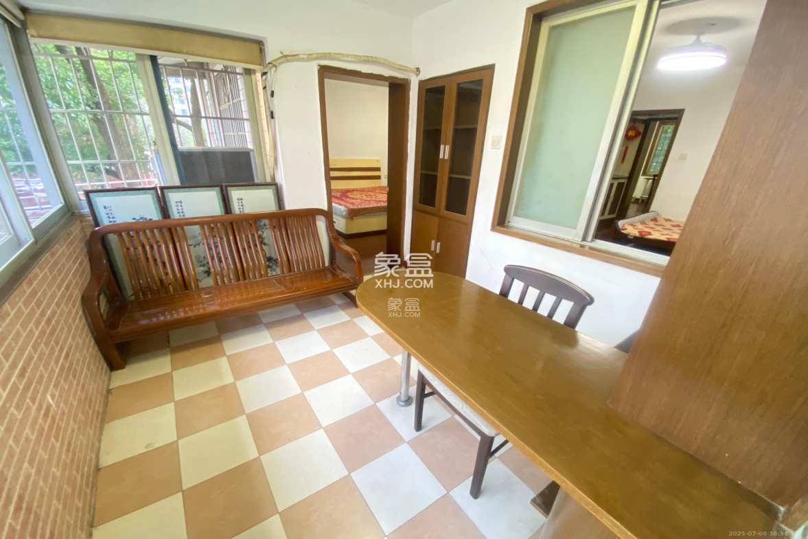 水泵厂宿舍 3室2厅2卫 2000.0元/月 水泵厂宿舍 3室2厅2卫 2000.0元/月室内图