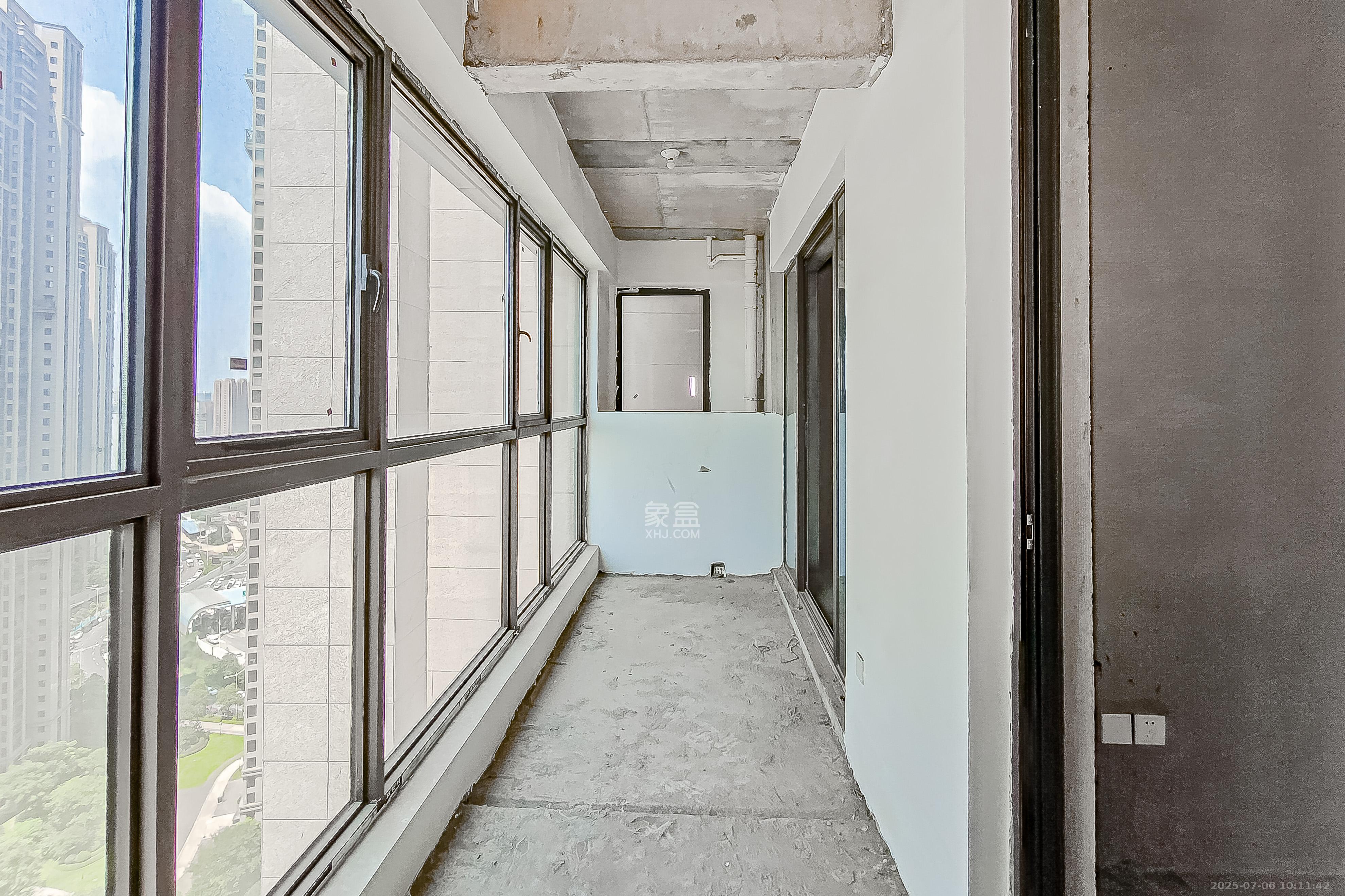 明昇壹城(明昇时代广场)二期 4室2厅2卫 209.8万 明昇壹城(明昇时代广场)二期 4室2厅2卫 209.8万阳台