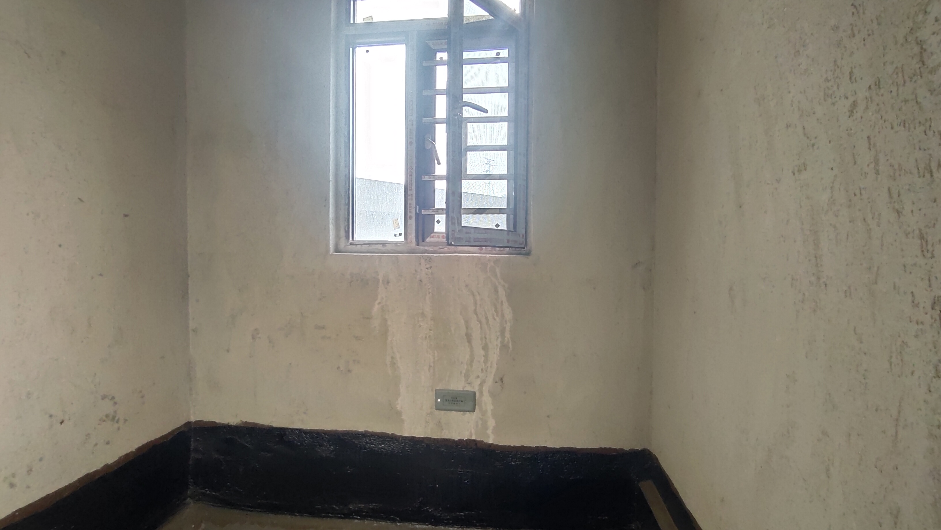 云泰天麓 1室0厅0卫 85.0万 云泰天麓 1室0厅0卫 85.0万卫生间