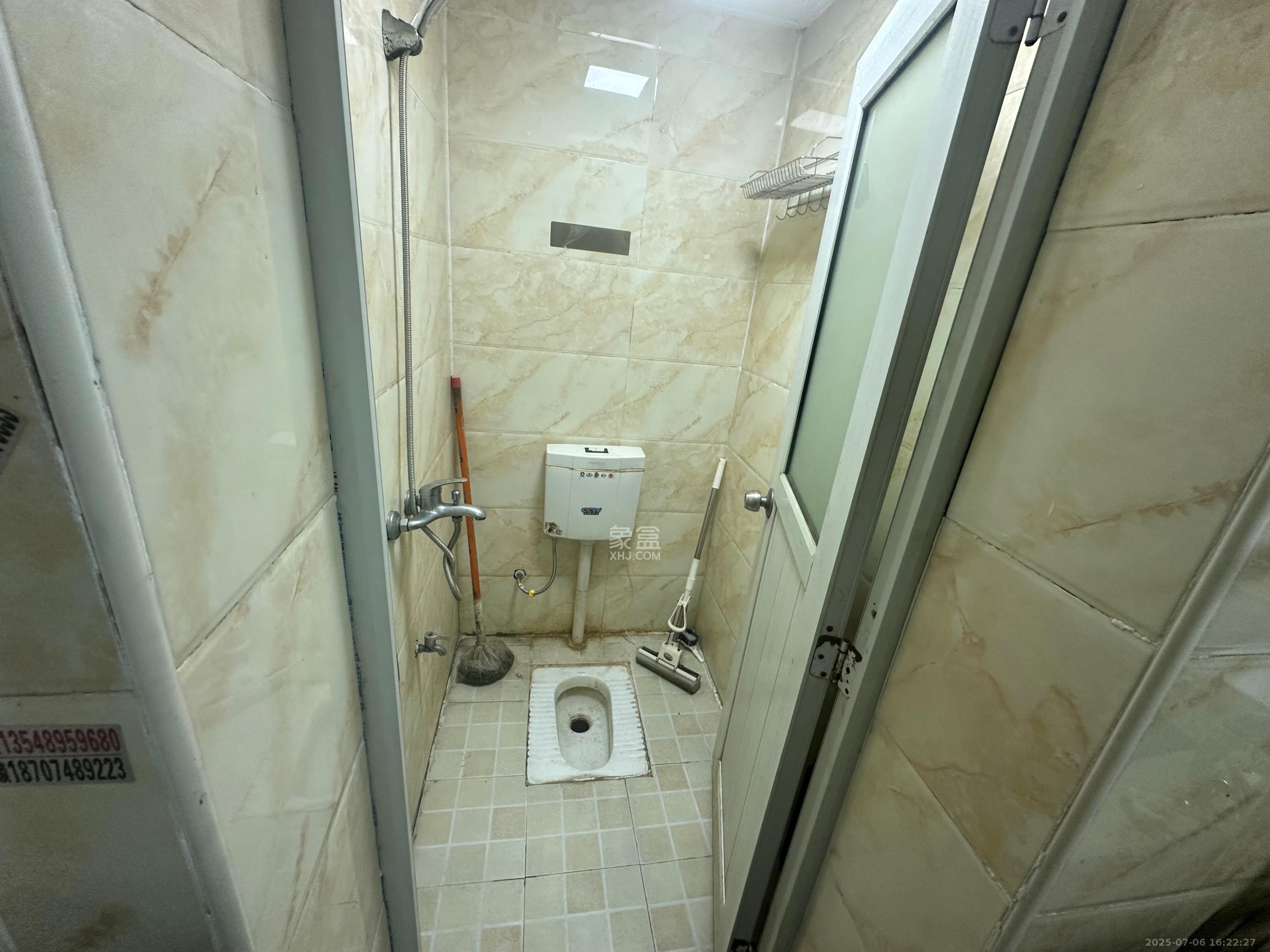 文艺新村  2室1厅1卫   1600.00元/月室内图
