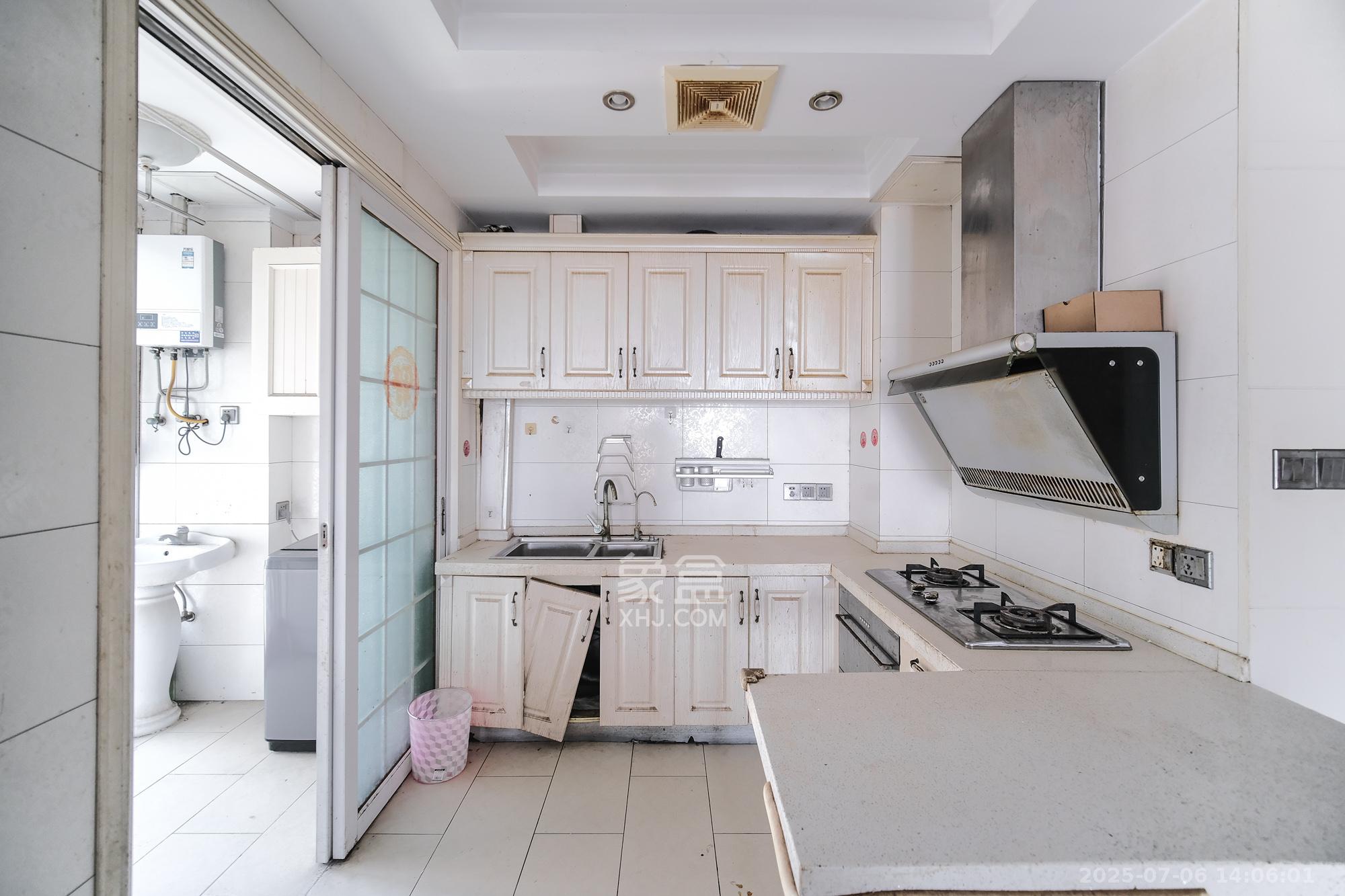 红树湾  2室2厅1卫    48.8万 红树湾  2室2厅1卫    48.8万厨房