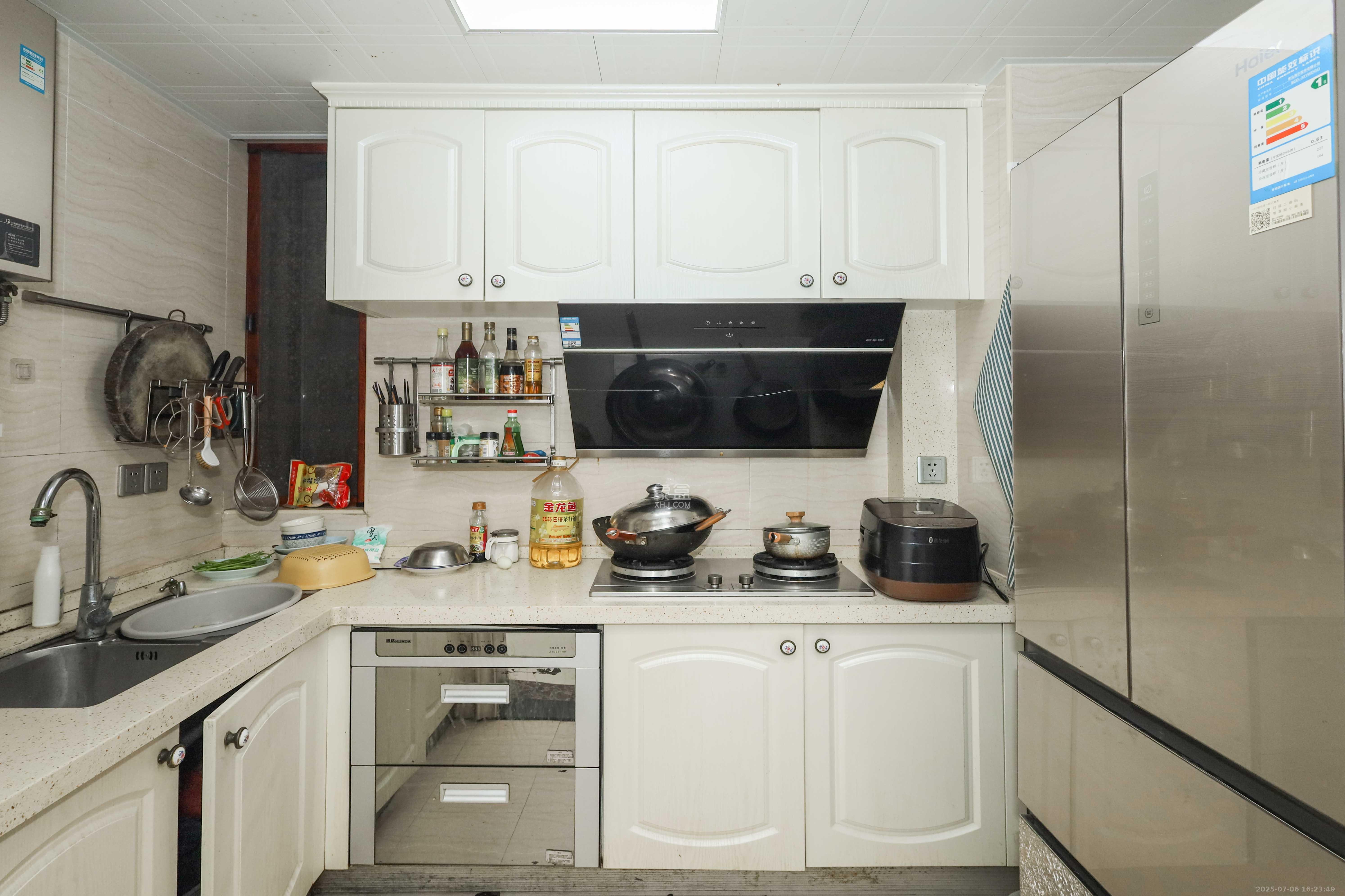 惠天然梅岭国际  3室2厅1卫    118.0万厨房