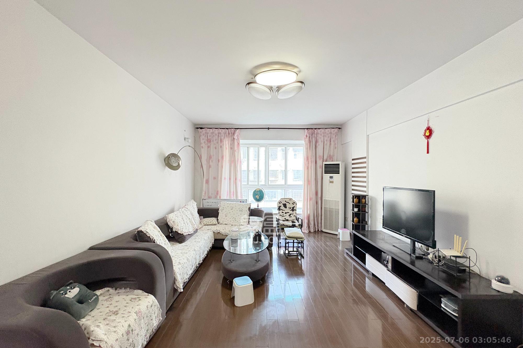 滨湖嘉园(湖滨小区)  4室2厅1卫    108.0万 滨湖嘉园(湖滨小区)  4室2厅1卫    108.0万客厅