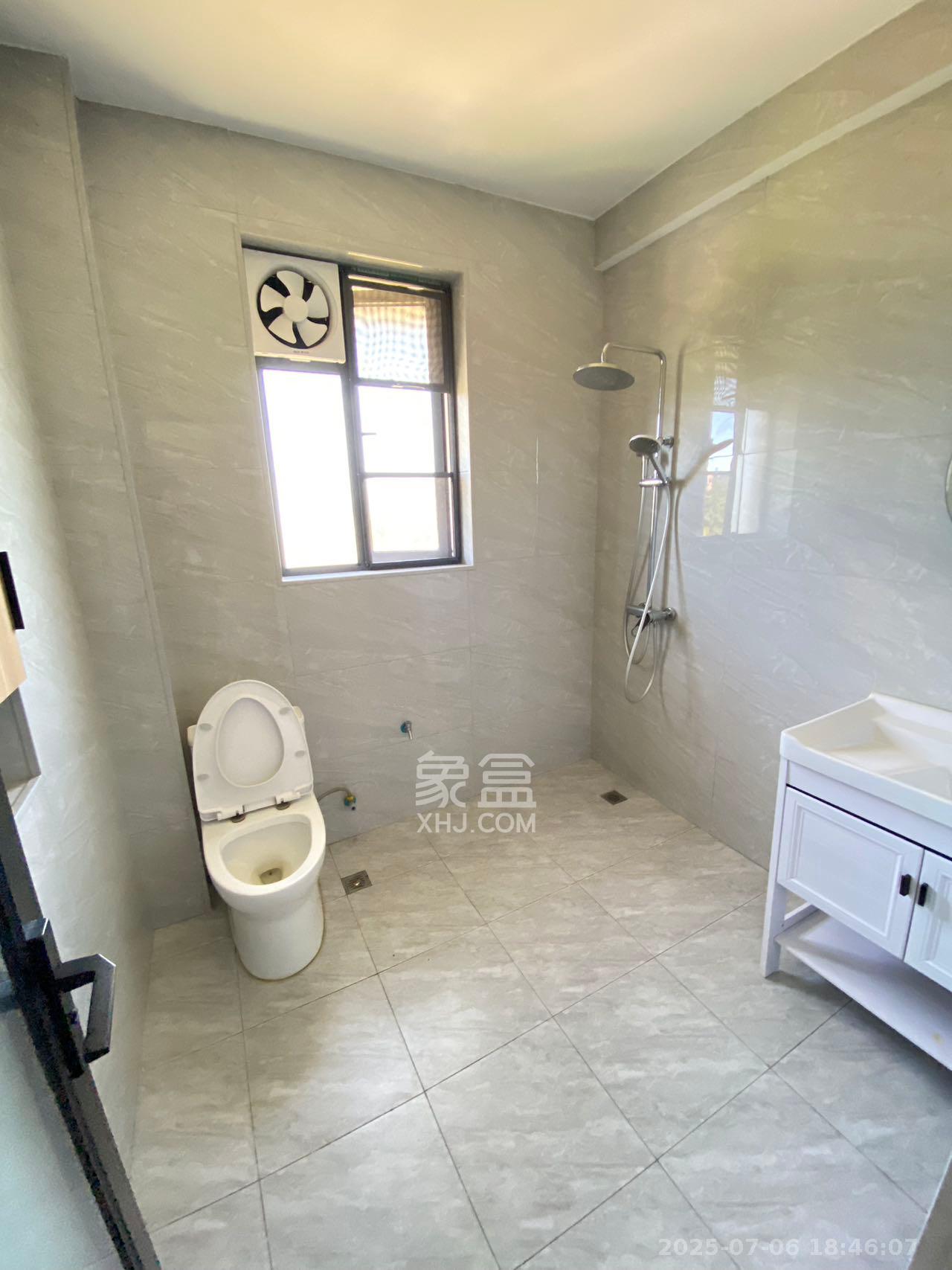 学府华庭 4室2厅2卫 3200.0元/月 学府华庭 4室2厅2卫 3200.0元/月室内图