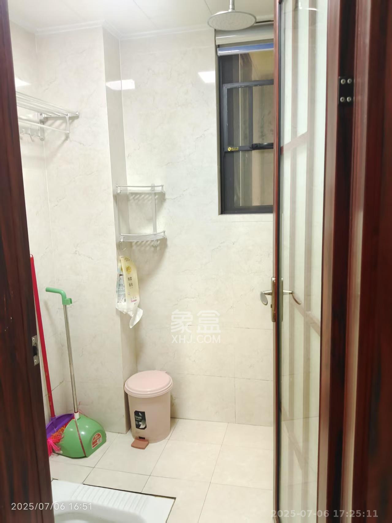华润置地广场一期  3室2厅1卫   2300.00元/月室内图