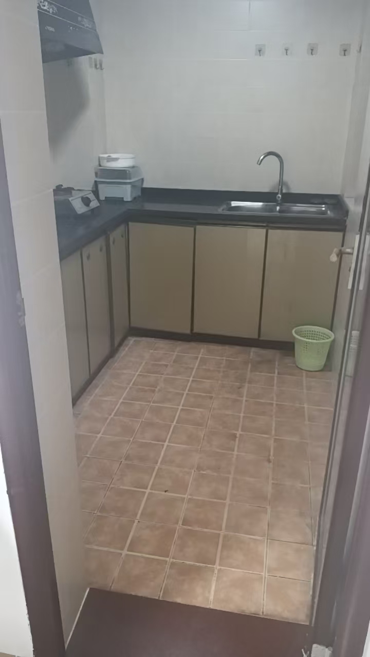 金美花园  1室0厅0卫    1500.0元/月 金美花园  1室0厅0卫    1500.0元/月室内图