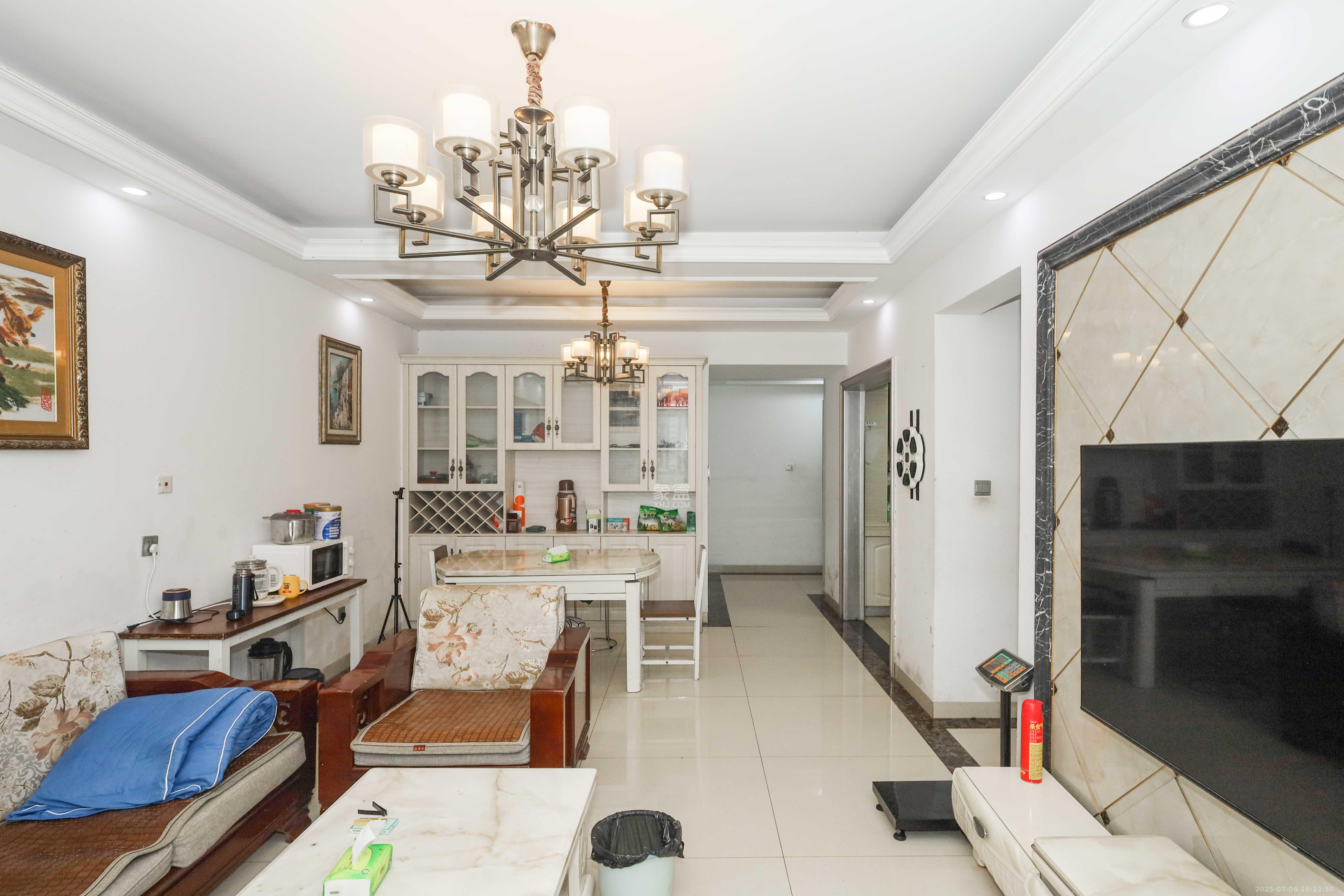 惠天然梅岭国际 3室2厅1卫 118.0万 惠天然梅岭国际 3室2厅1卫 118.0万客厅