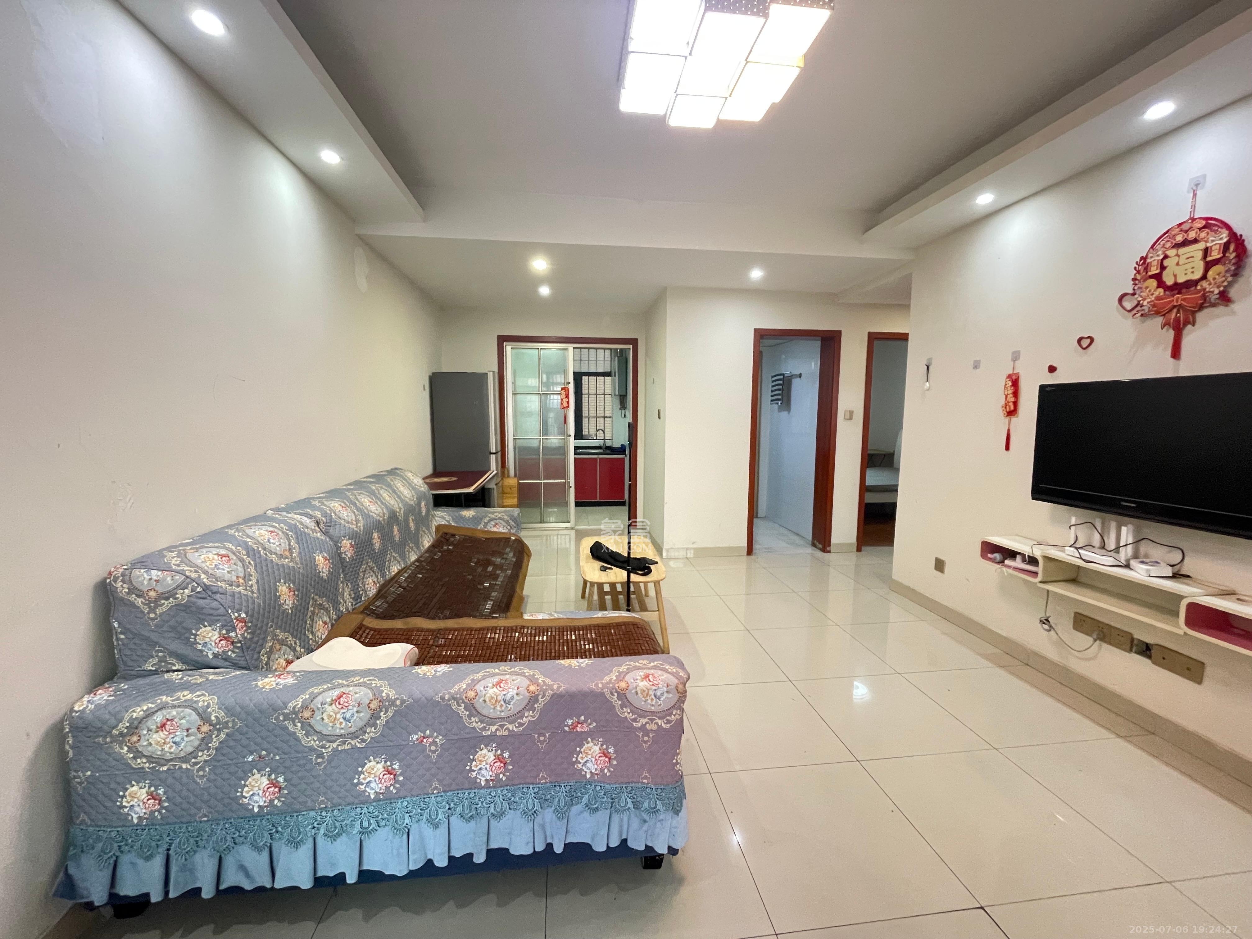 景塘家园  1室2厅1卫   2500.00元/月室内图