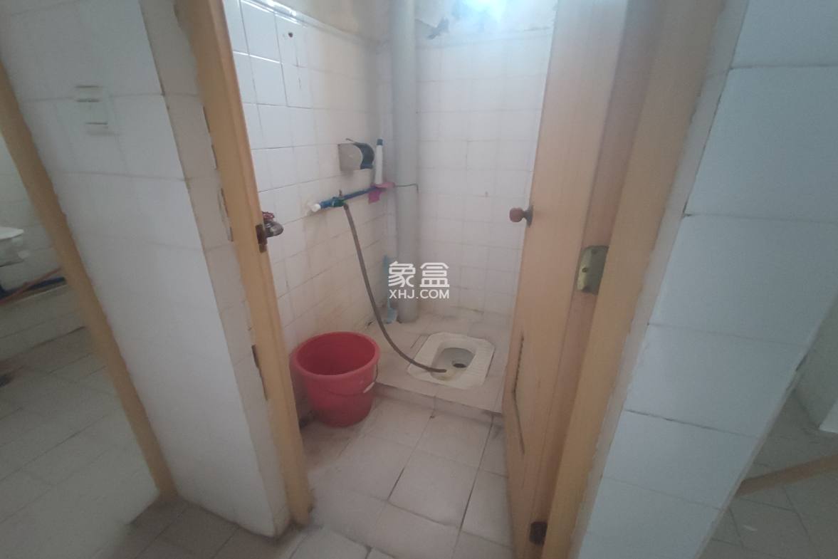 龙华区人民法院宿舍 3室2厅1卫 2200.0元/月 龙华区人民法院宿舍 3室2厅1卫 2200.0元/月室内图