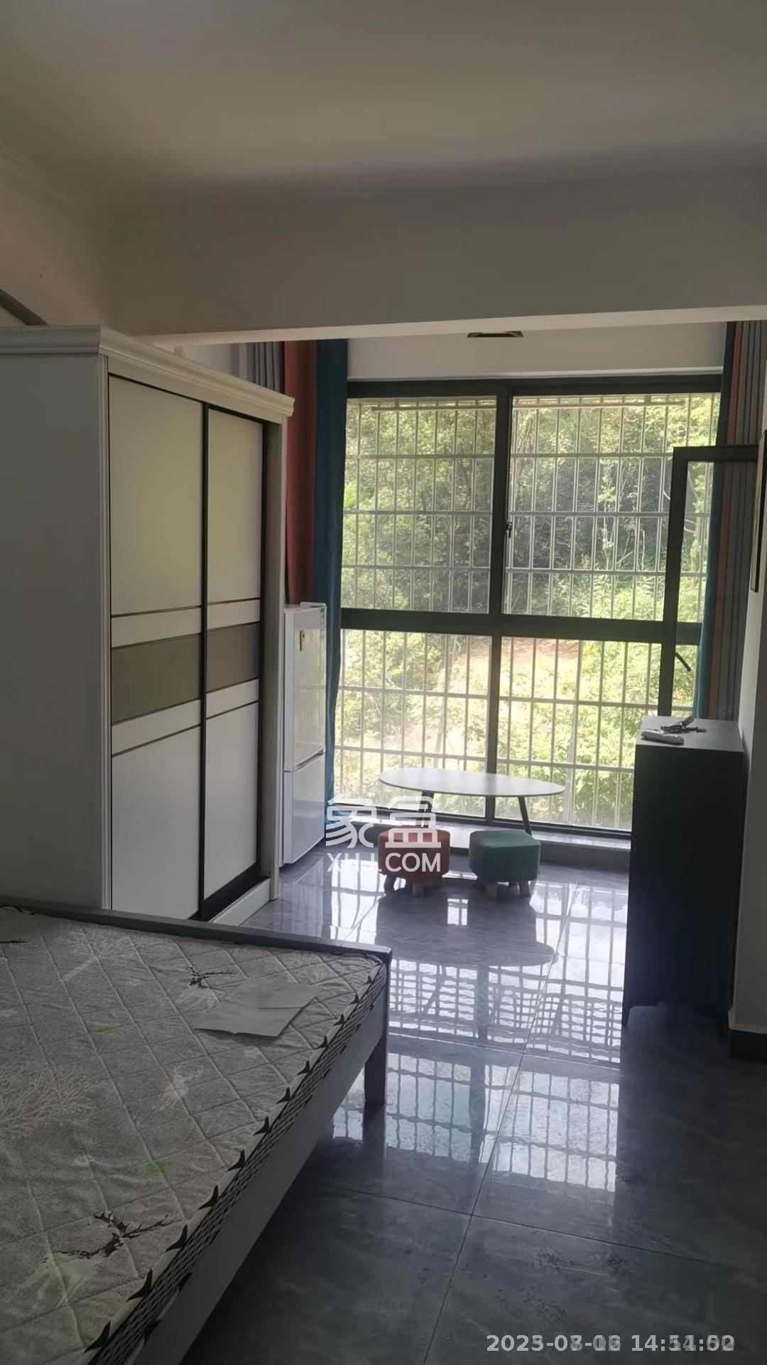 山水新城  1室1厅1卫   1300.00元/月室内图1