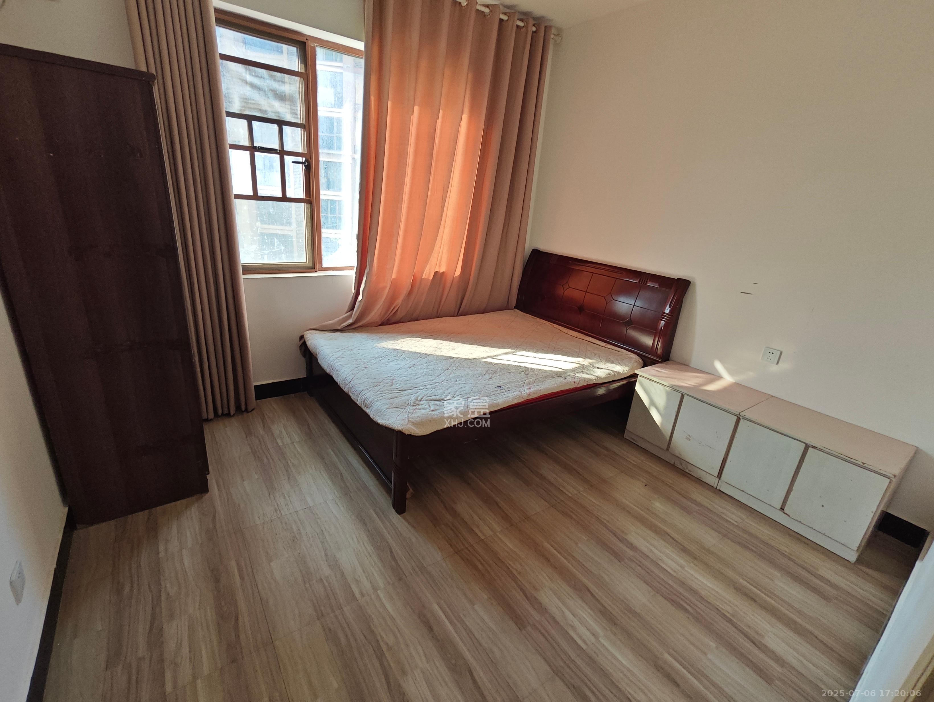 万里时代 4室2厅2卫 3200.0元/月 万里时代 4室2厅2卫 3200.0元/月室内图