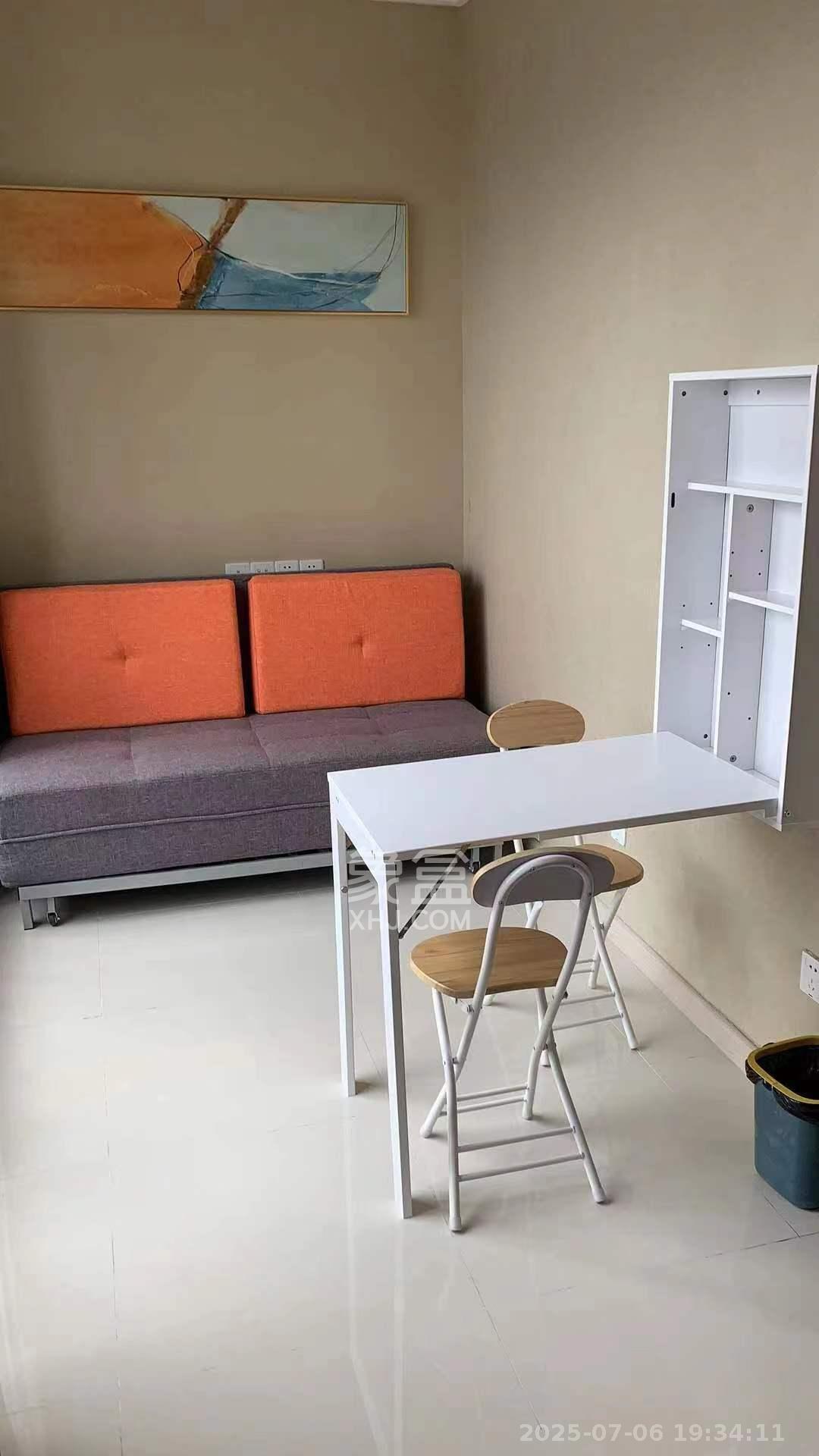 君合天玺  1室2厅1卫    1700.0元/月 君合天玺  1室2厅1卫    1700.0元/月室内图1