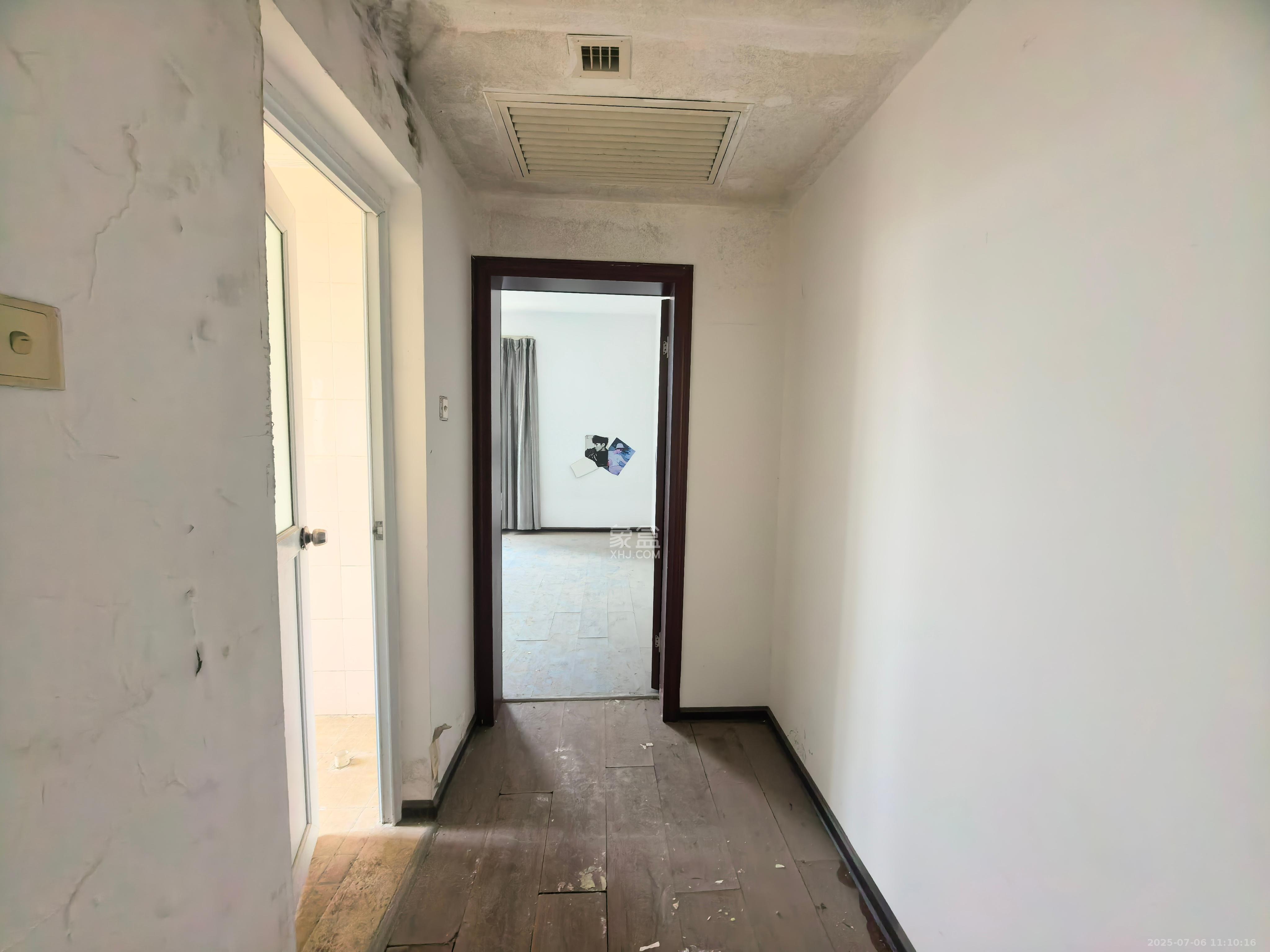 长沙市国土局宿舍（泰来居）  4室2厅2卫    4500.0元/月室内图