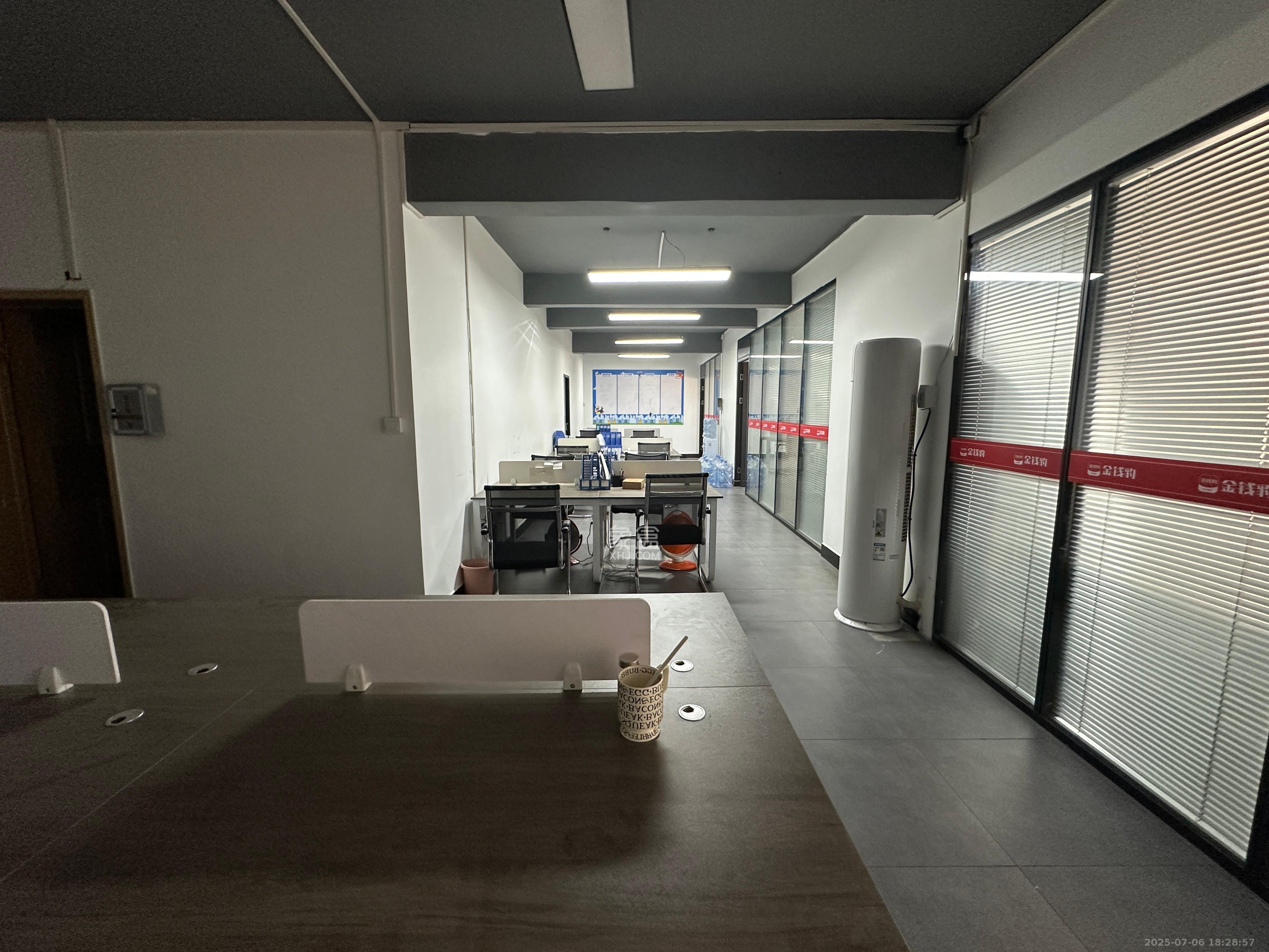 红星国际星城  1室1厅1卫    4500.0元/月 红星国际星城  1室1厅1卫    4500.0元/月室内图