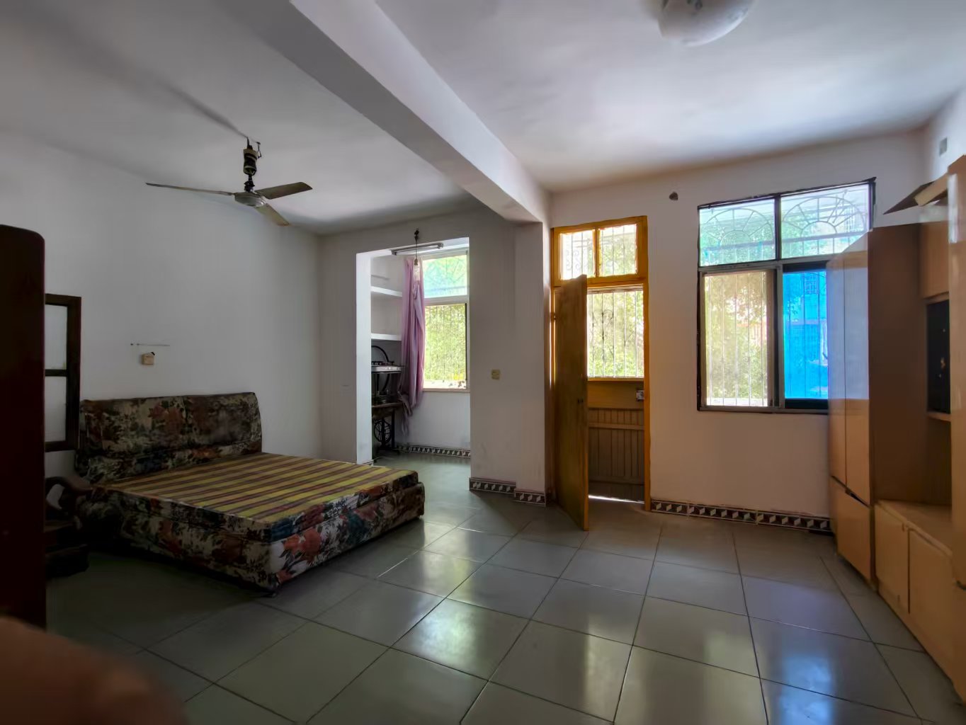 娄底技师学院家属院 4室1厅1卫 1200.0元/月 娄底技师学院家属院 4室1厅1卫 1200.0元/月室内图