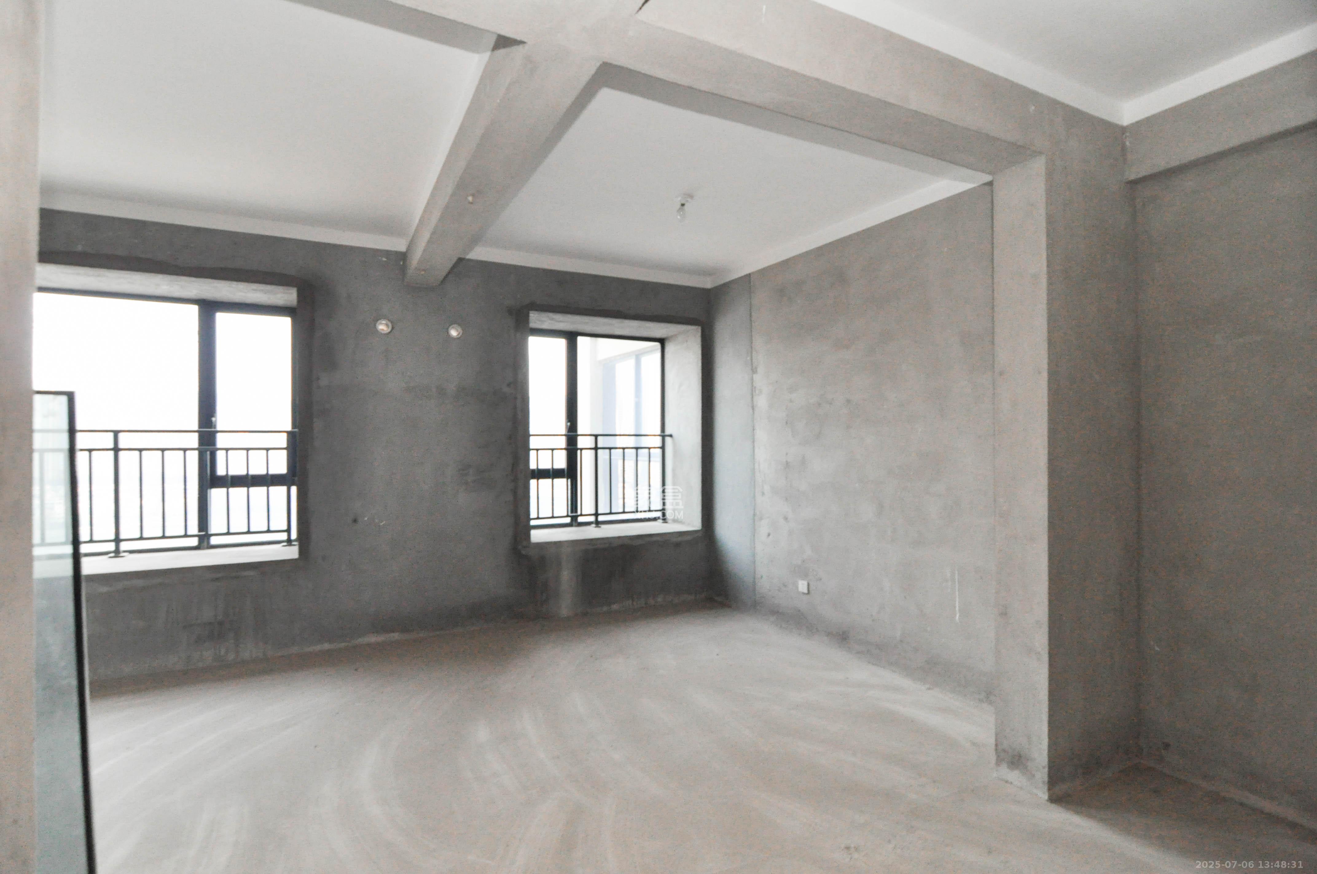 中建梅溪湖中心  4室2厅2卫   355.00万其他