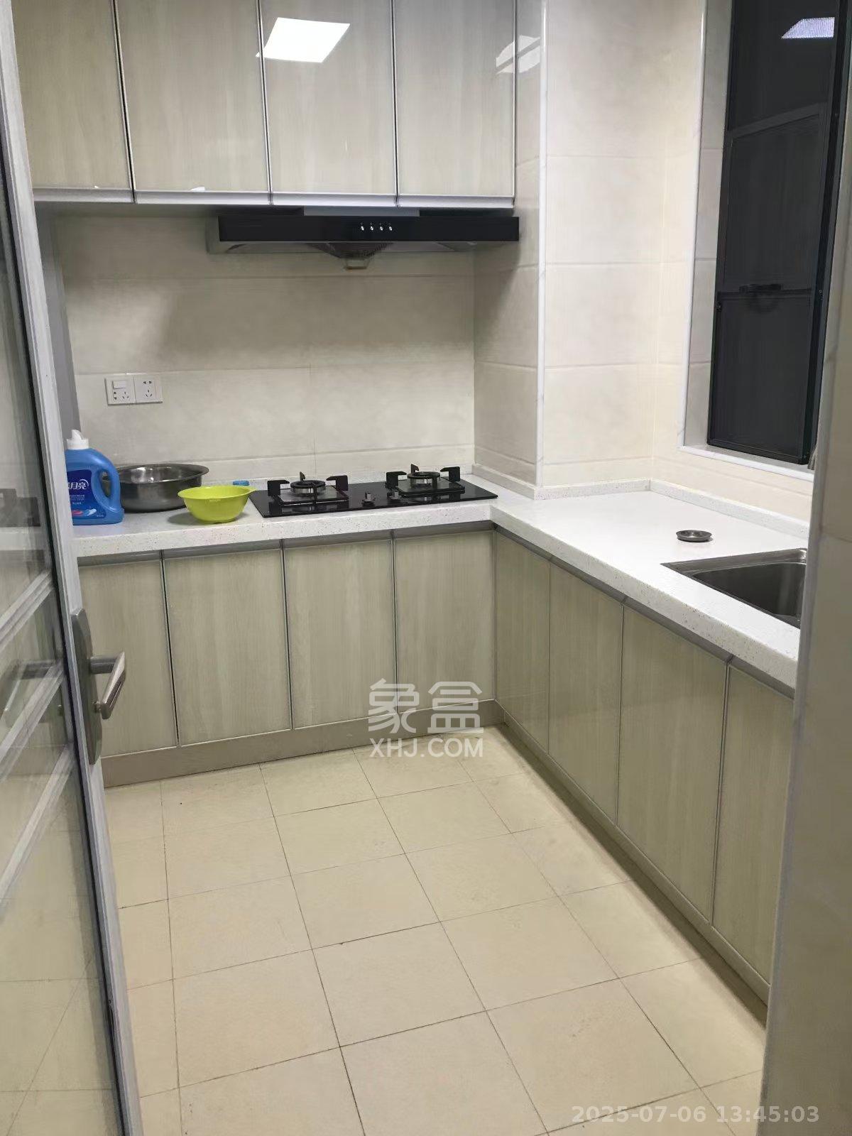 荣盛花语书苑 3室1厅1卫 2700.0元/月 荣盛花语书苑 3室1厅1卫 2700.0元/月室内图