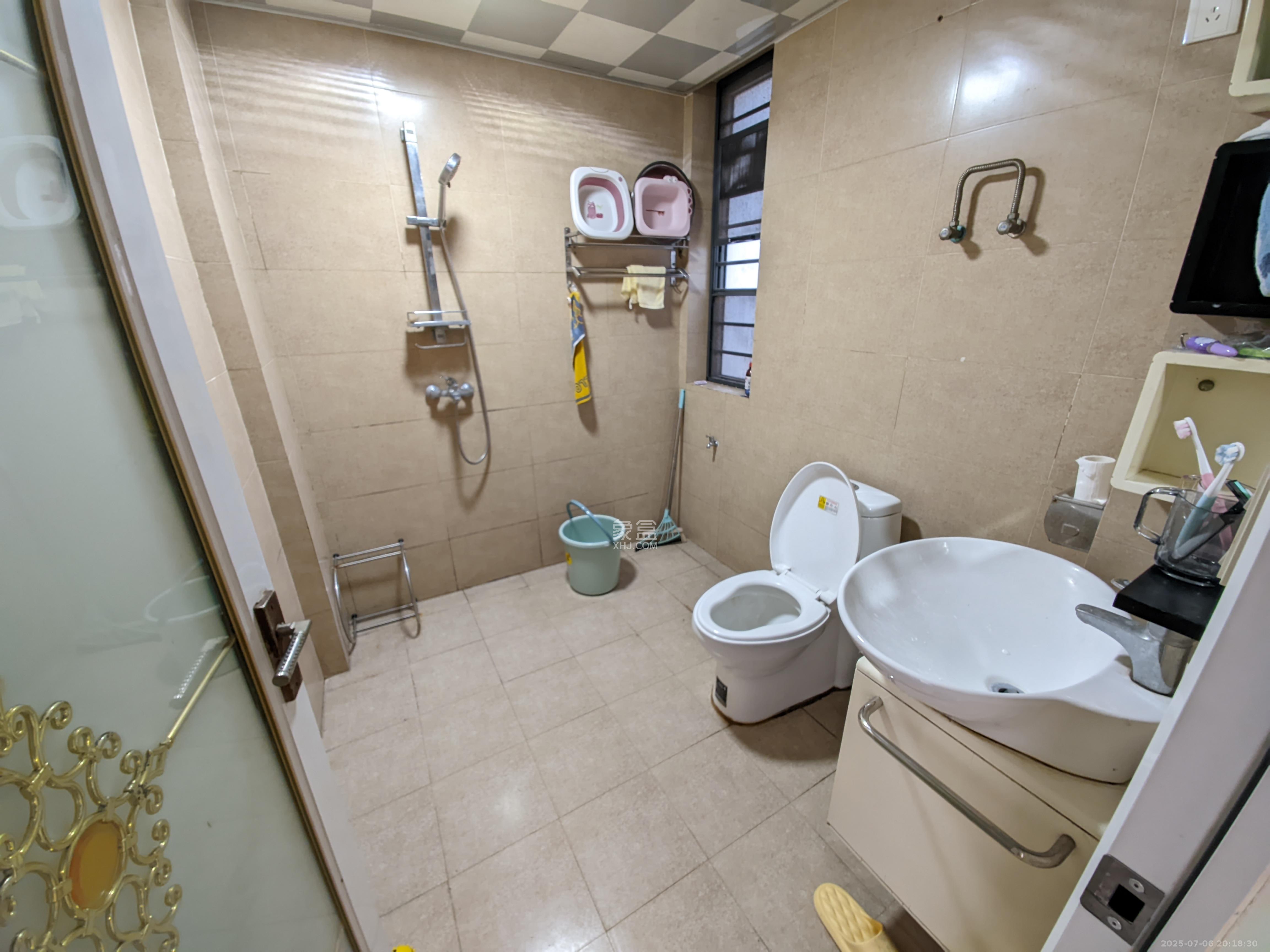 西子花苑  1室2厅2卫   3300.00元/月室内图