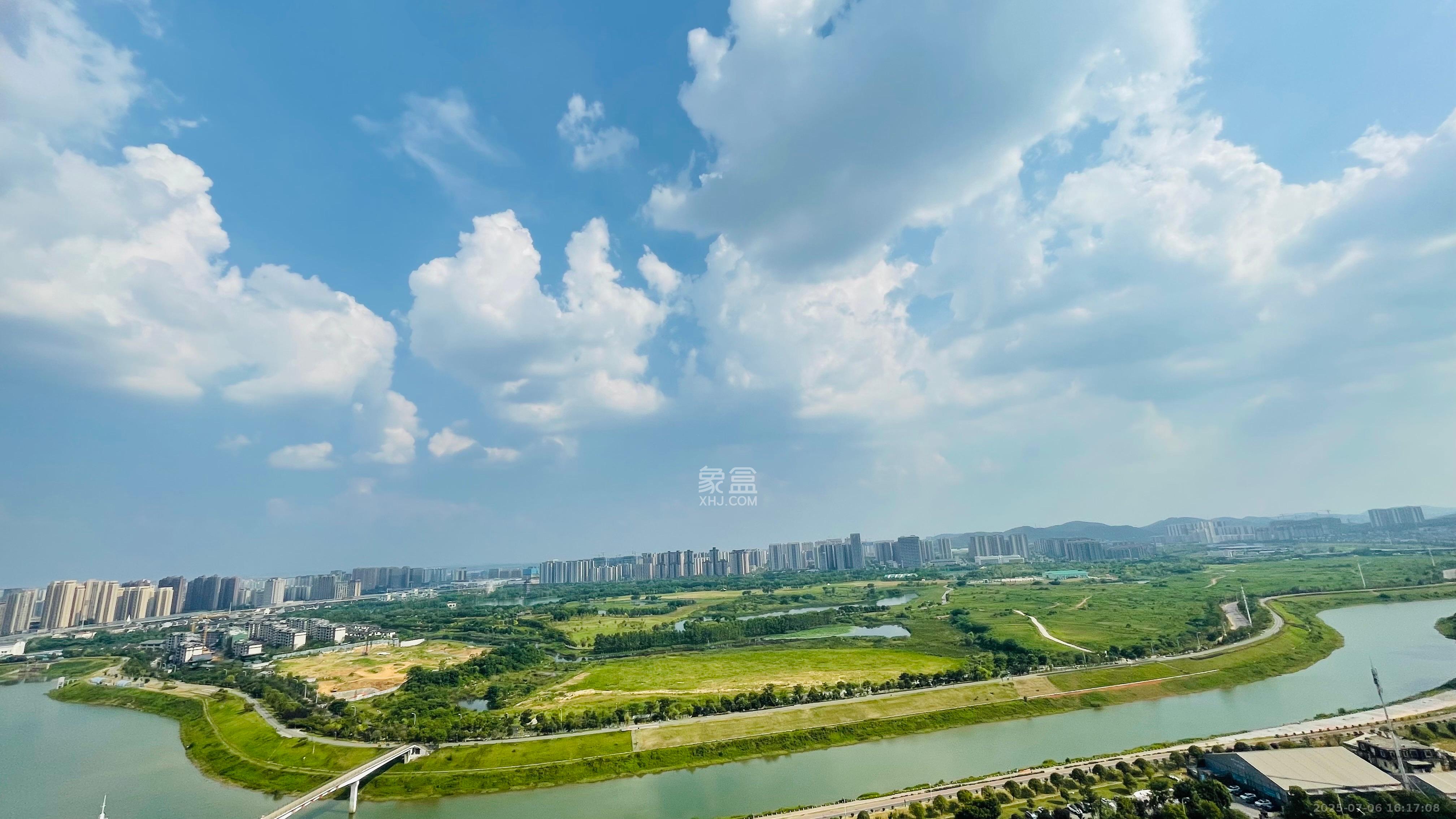 中海国际五期  3室2厅2卫   2200.00元/月室内图