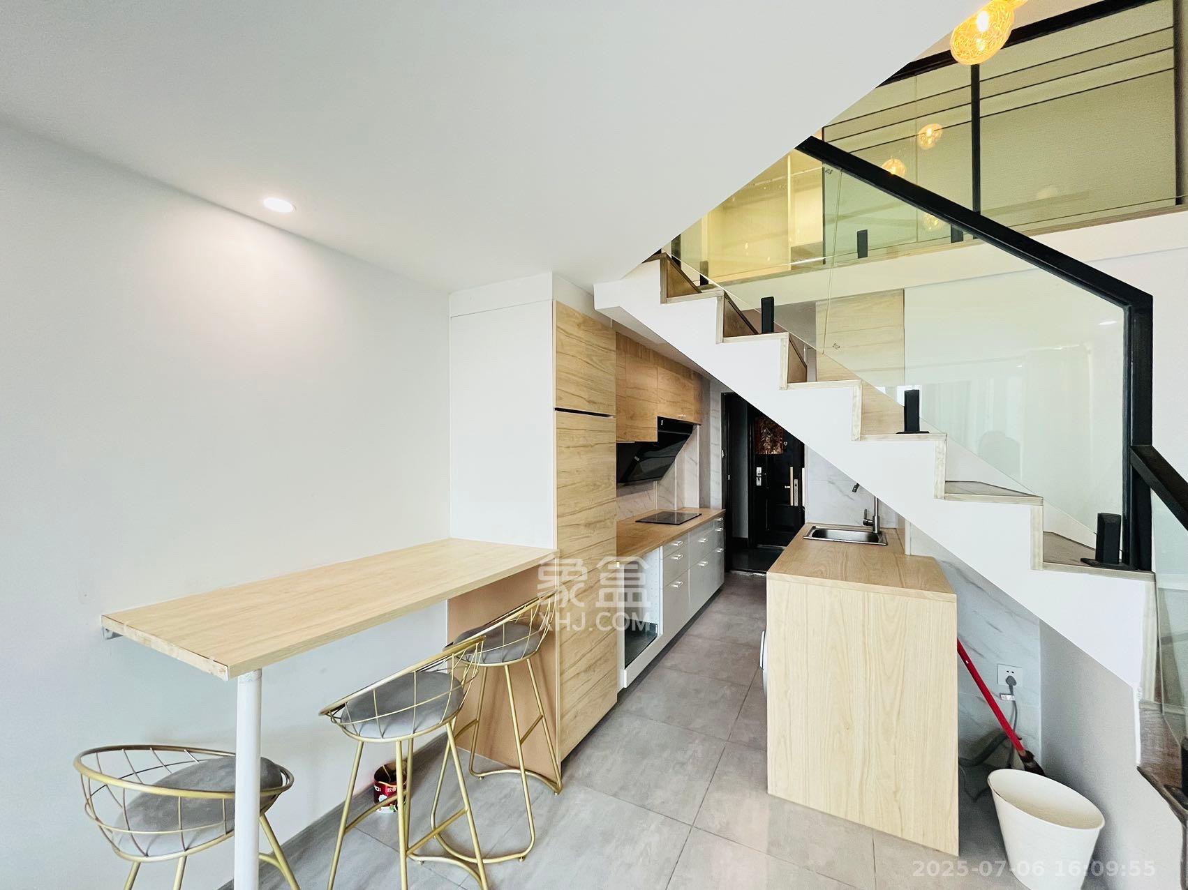 裕天国际商汇中心 3室1厅1卫 1900.0元/月 裕天国际商汇中心 3室1厅1卫 1900.0元/月室内图