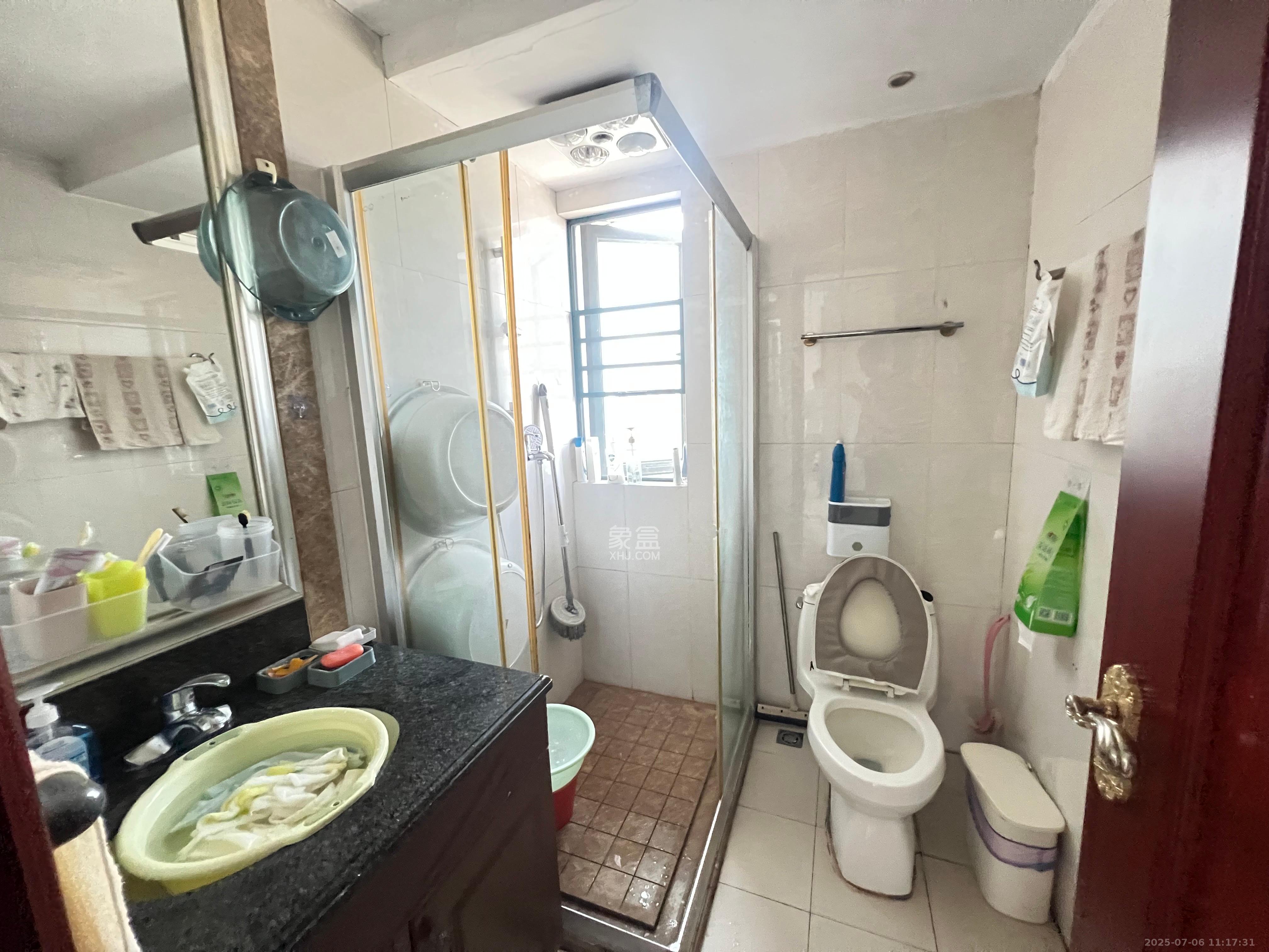 恒大华府  3室2厅1卫   2200.00元/月室内图