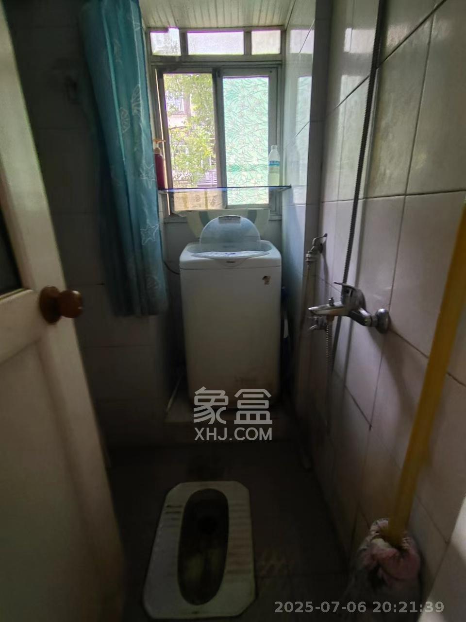 燕山街社区  3室1厅1卫   2200.00元/月室内图