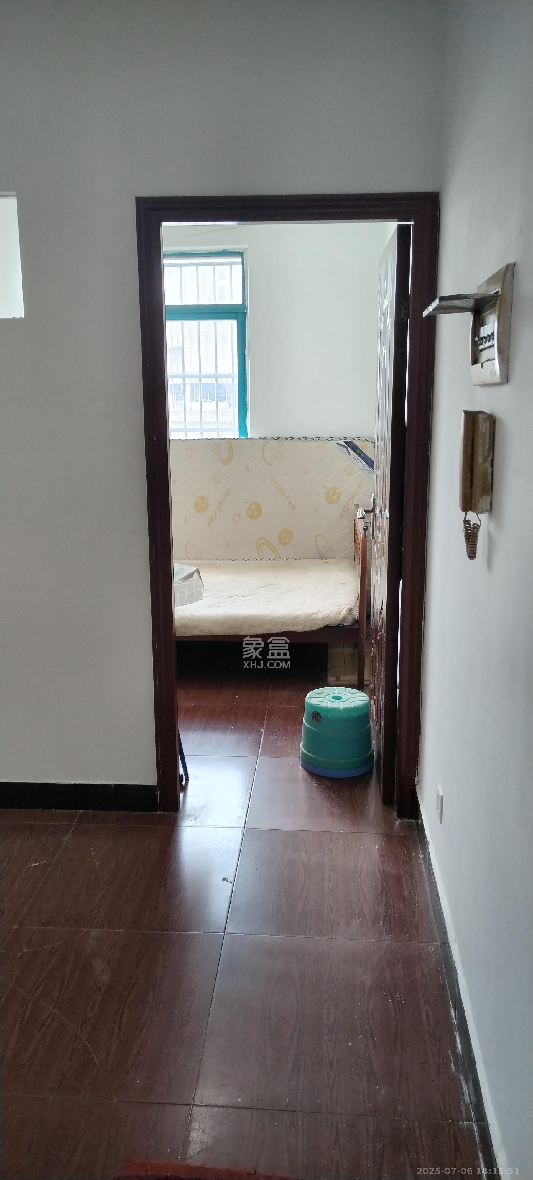 红星商务楼(红星蔬菜批发大市场) 2室1厅1卫 1000.0元/月 红星商务楼(红星蔬菜批发大市场) 2室1厅1卫 1000.0元/月室内图